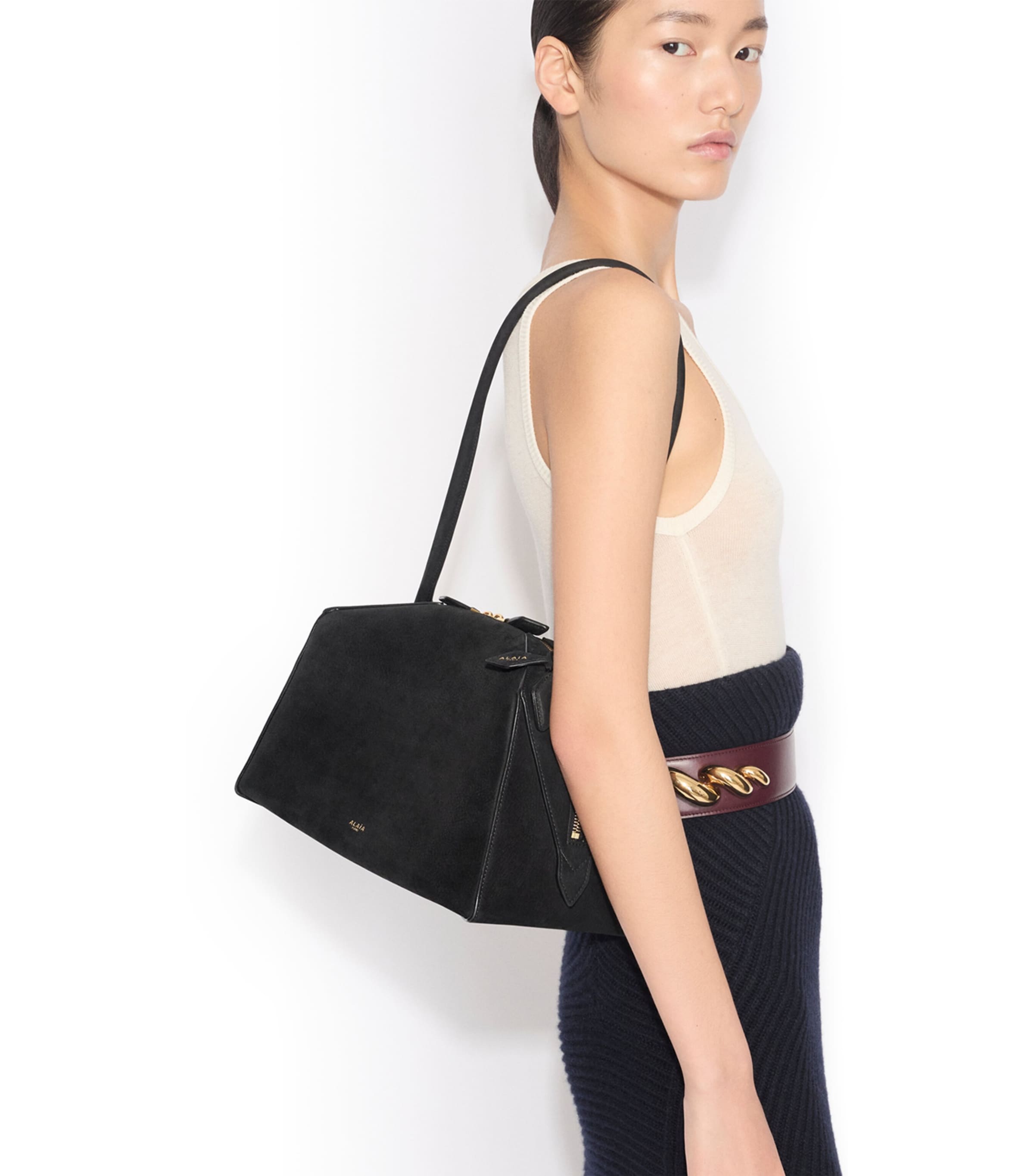 Alaïa Nubuck Leather Le Bouledogue Shoulder Bag Rouge Grenat Image 2