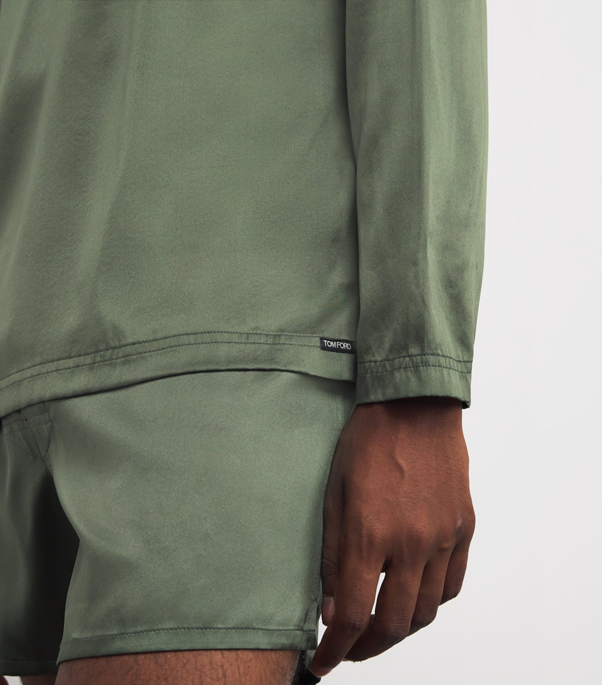 【Tom Ford】サテン Henleyシャツ TOM FORD Silk-Blend Henley T-Shirt | Harrods US