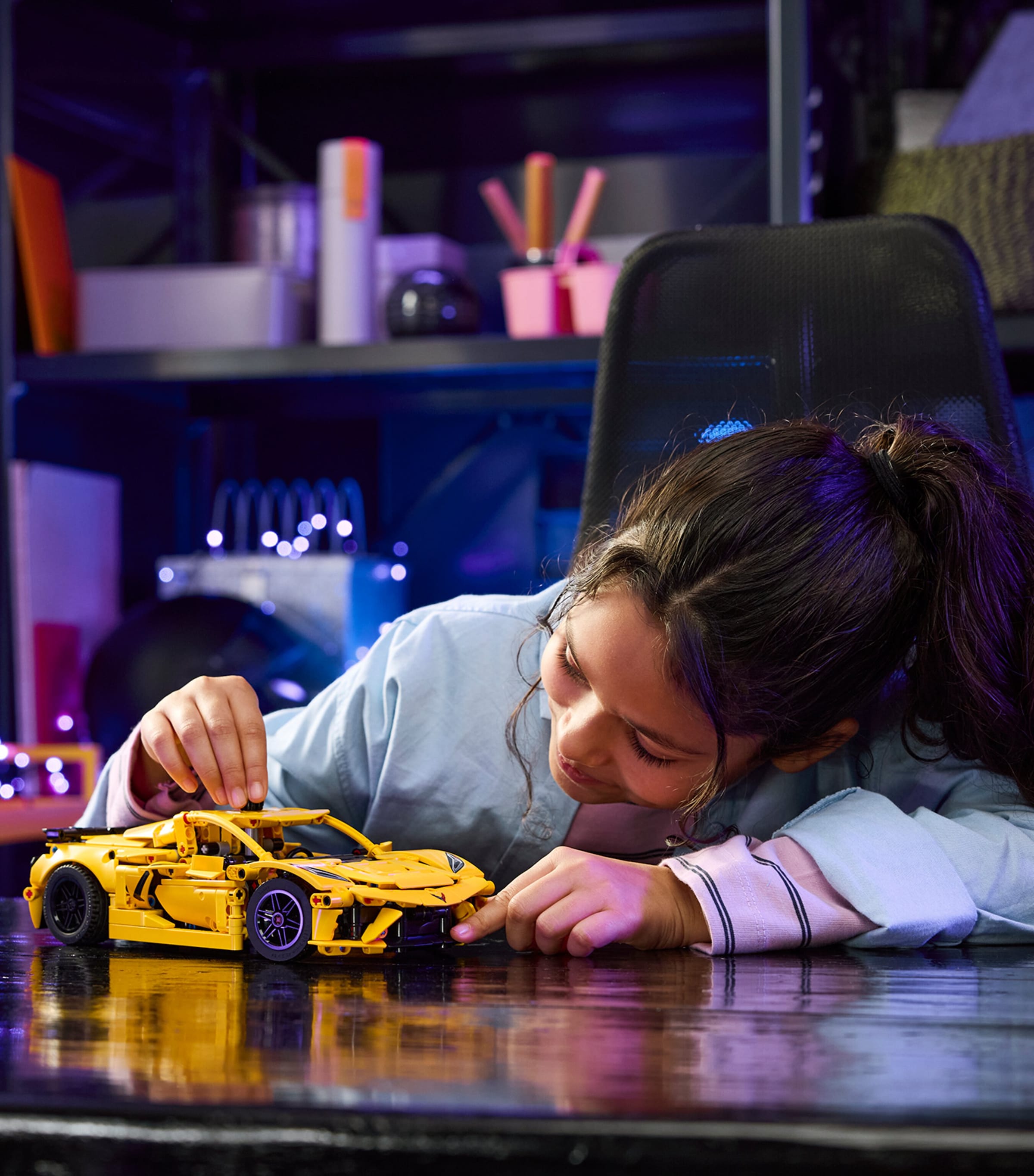 TECHNIC Chevrolet Corvette Stingray 42205 MULTI Image 6