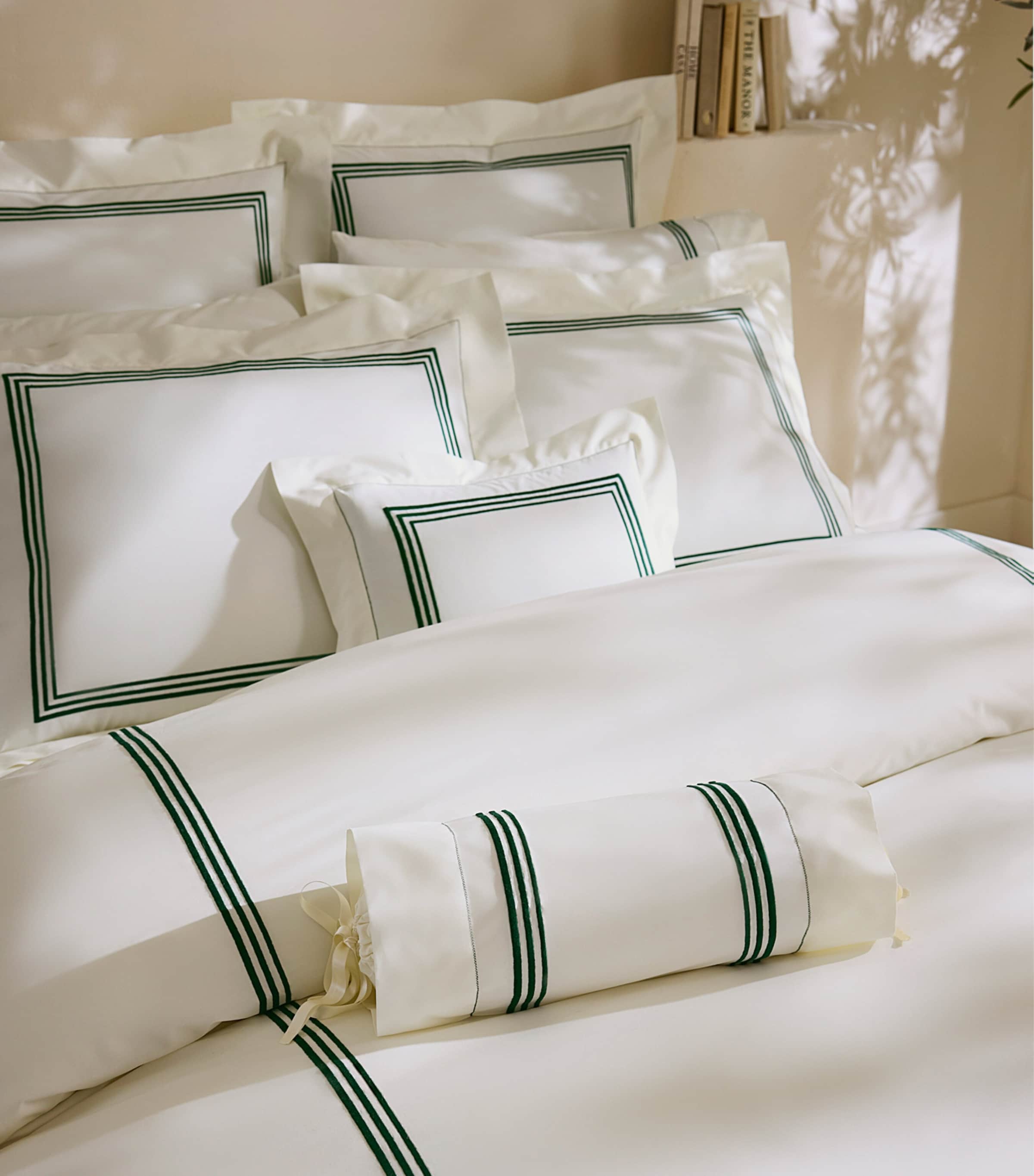 Pratesi Tre Righe King Flat Sheet (275cm x 275cm) Ivory/emerald Image 2