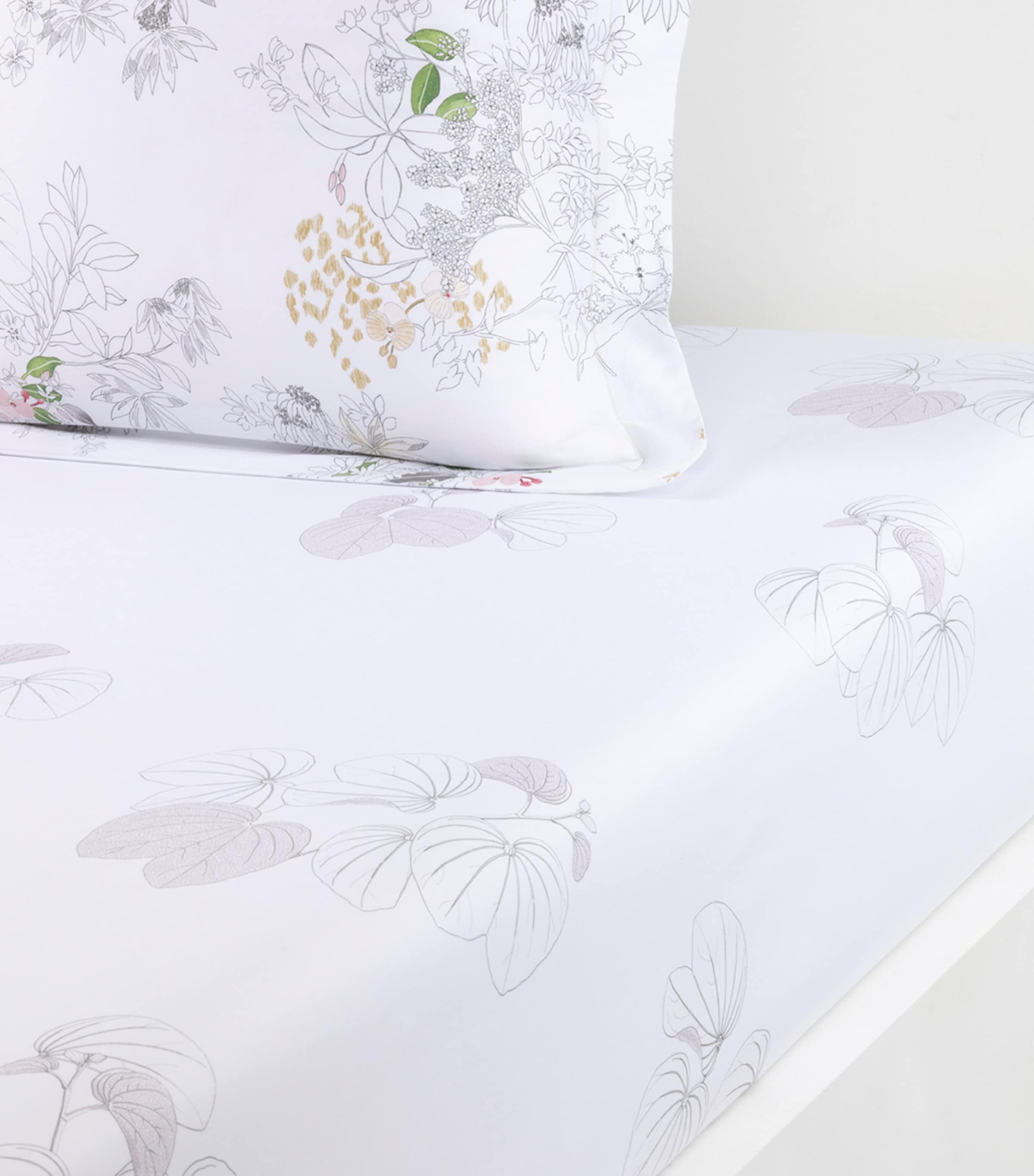 Floral Orchidee King Fitted Sheet (150cm x 200cm) MULTICOLOURED Image 2
