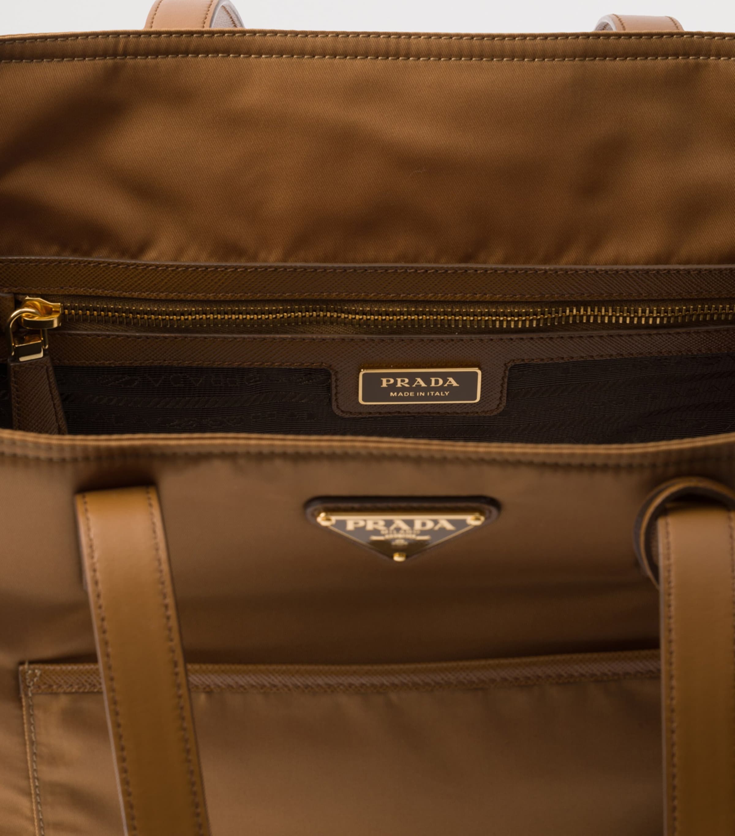 Medium Re-Nylon Re-Edition 1978 Tote Bag F0134 Image 4