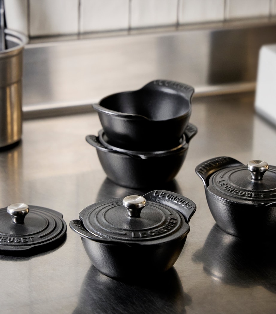 Set of 4 Cast Iron Gourmand Mini Cocottes (11cm) NO COLOUR Image 8