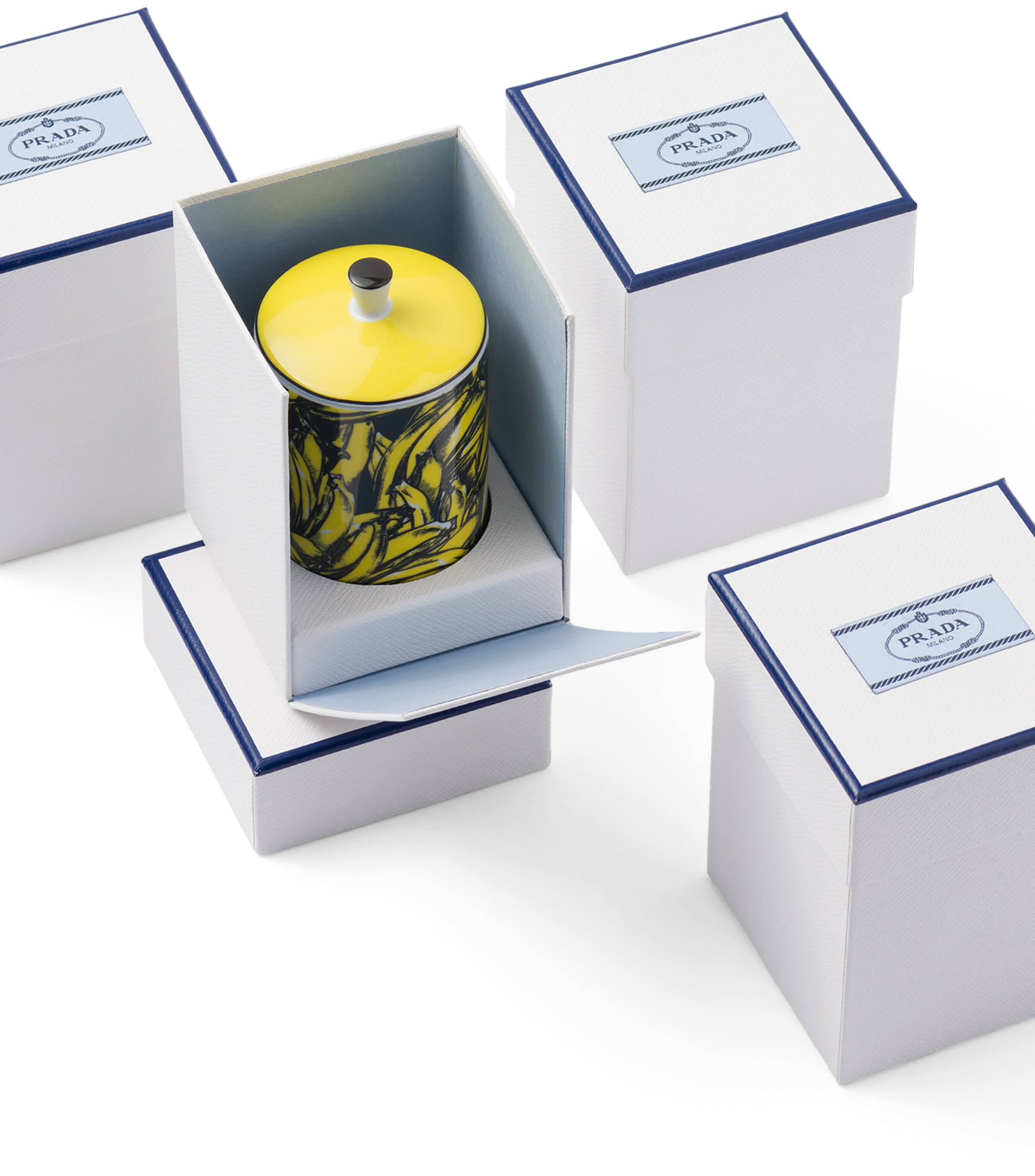 Prada Porcelain Seringàt Candle (250g) Image 3
