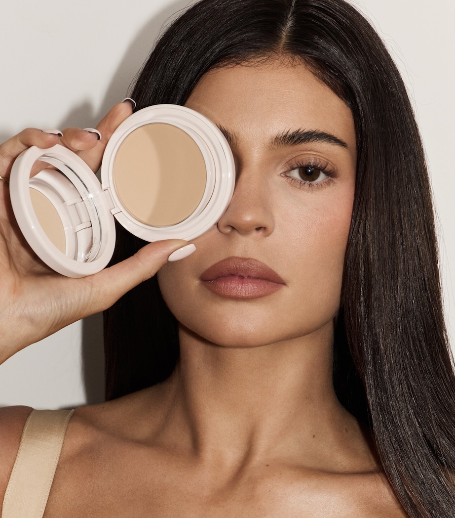 Natural Blur Powder Foundation 2WN 2WN Image 4