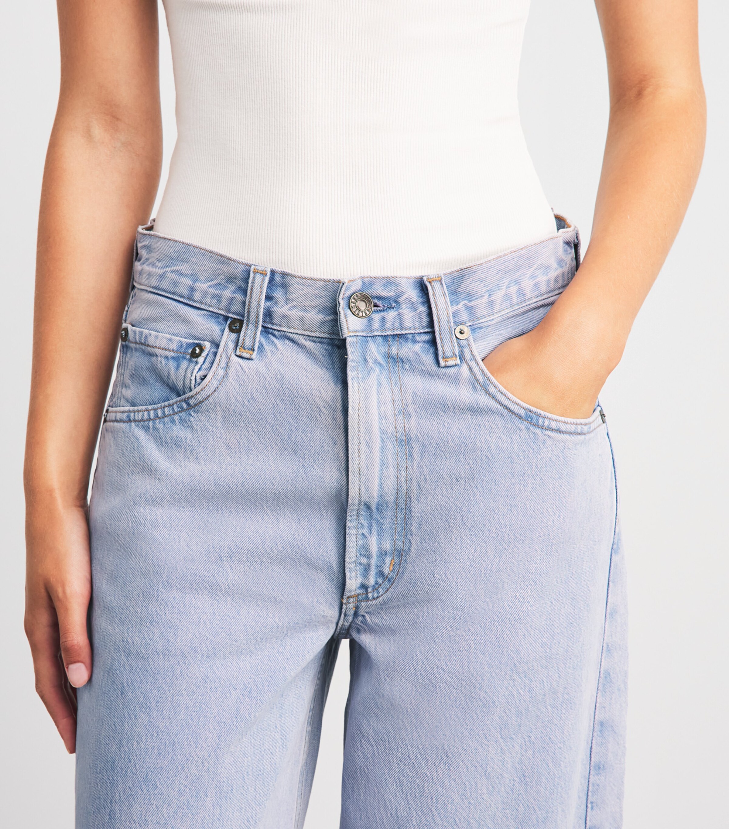 AGOLDE Womens Low Curve Cropped Jeans Aura Image 3