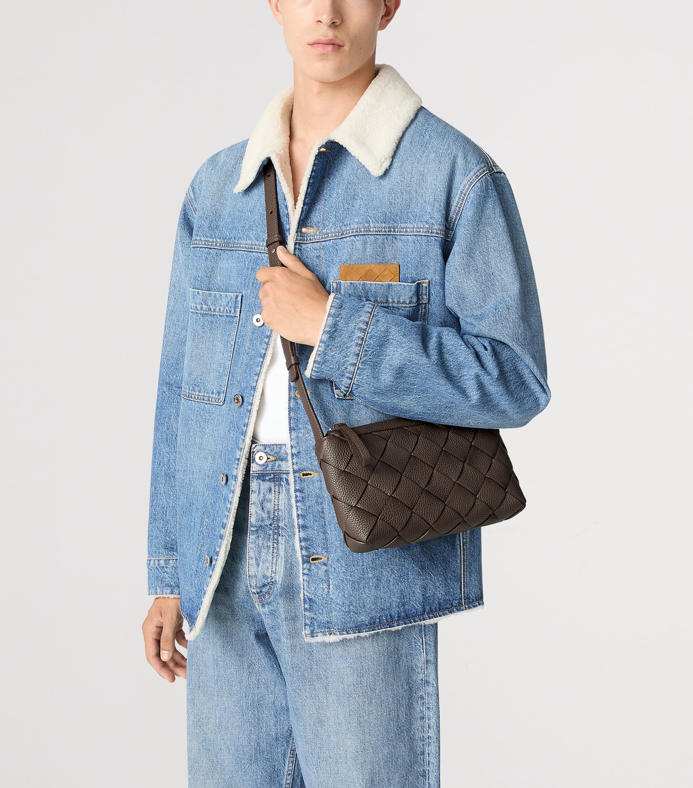 Small Leather Diago Messenger Bag 2116 Image 2