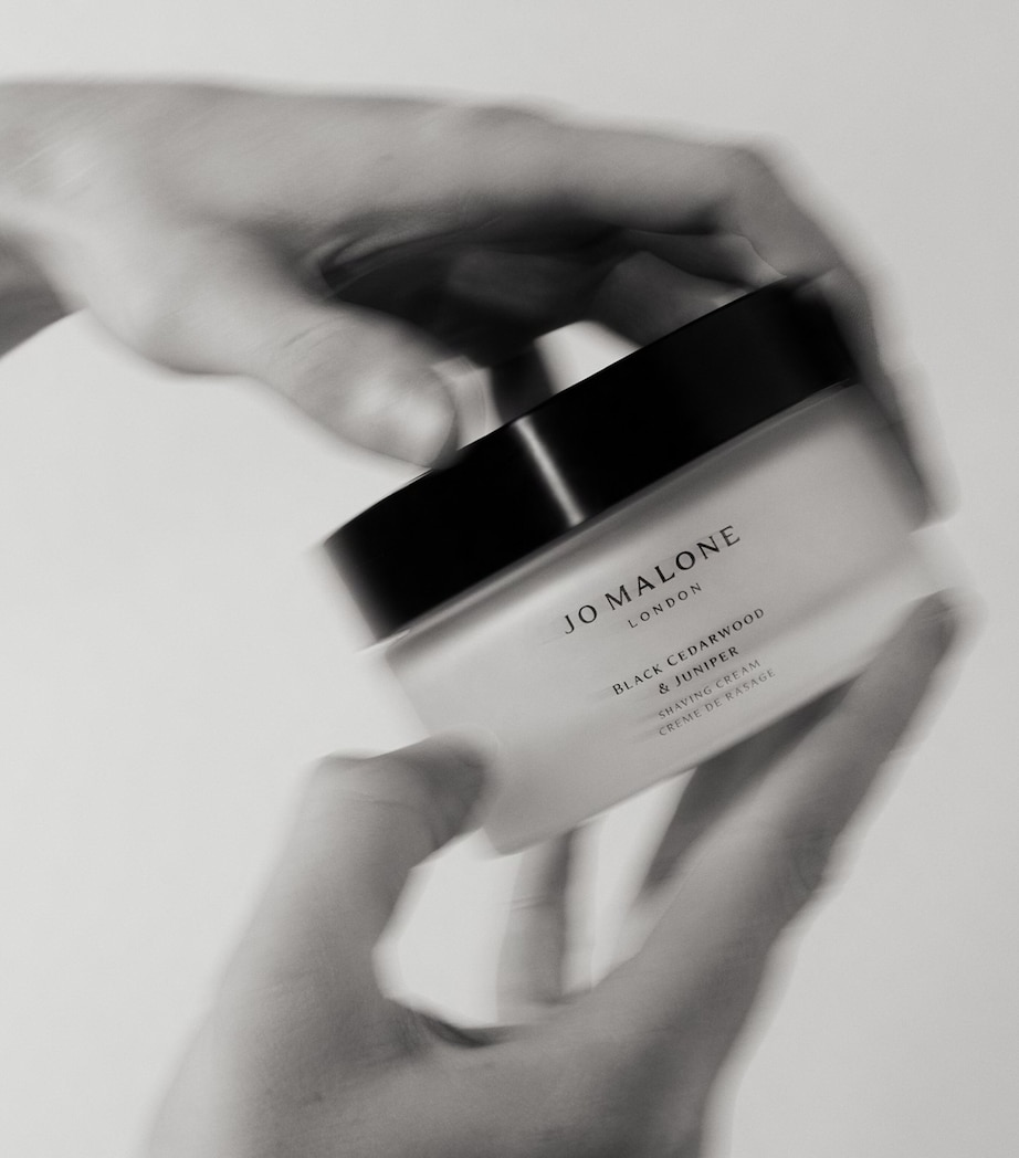 Black Cedarwood & Juniper Shaving Cream (200ml) NO COLOUR Image 2