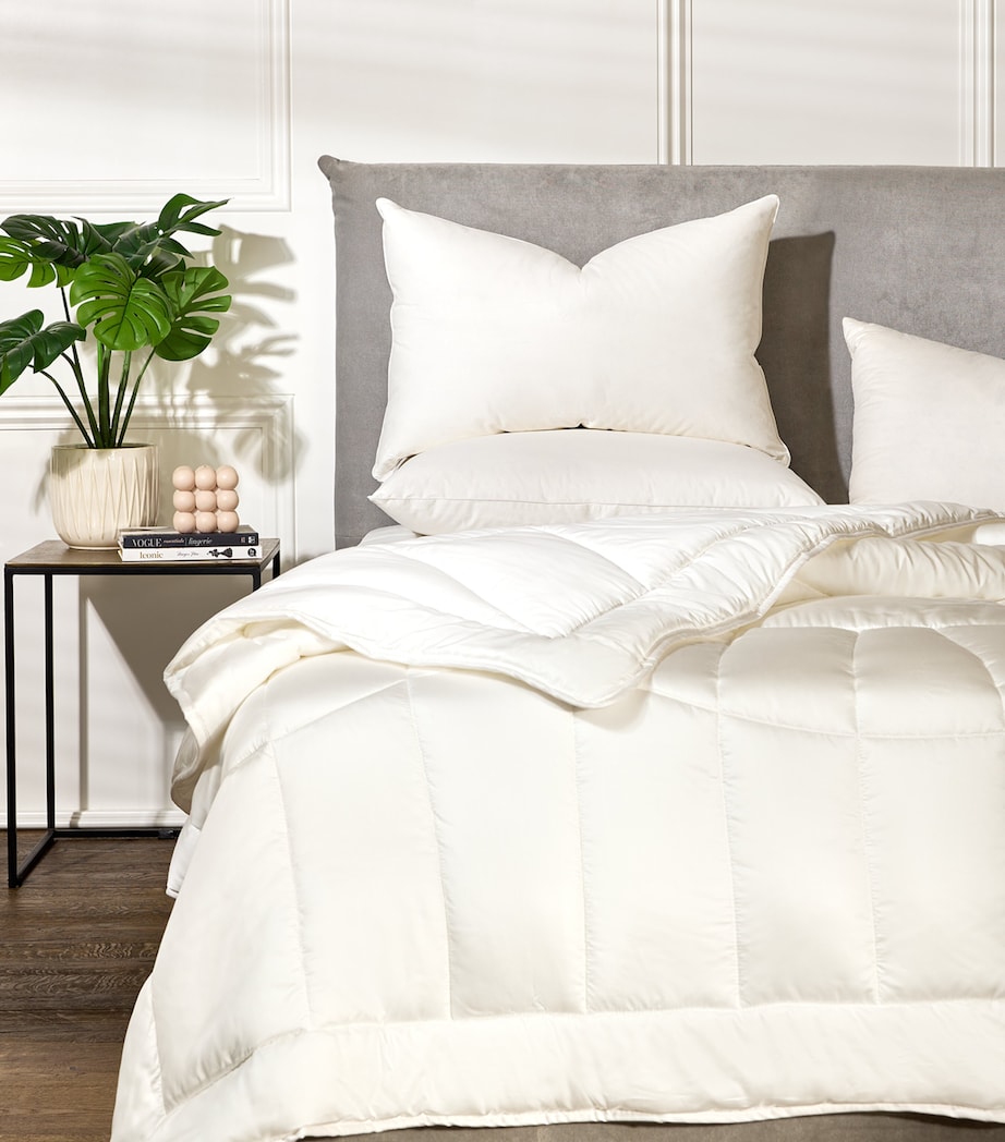 Soft/Medium Canadian Goose Down Pillow (50cm x 75cm) WHITE Image 5