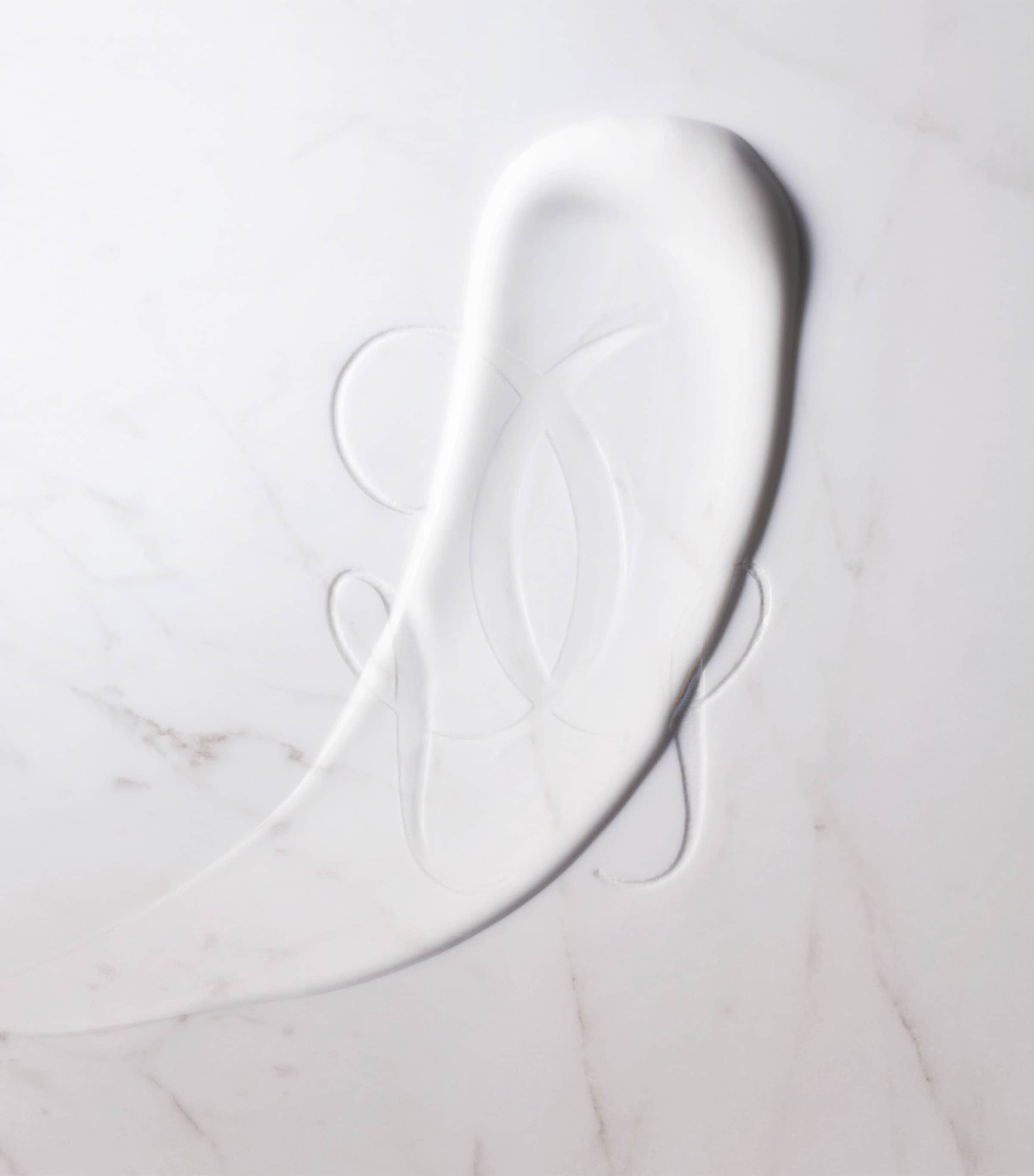 Musc Outreblanc Scented Hand & Body Lotion (300ml) NO COLOUR Image 2