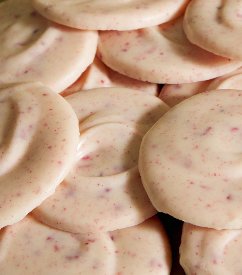 White Chocolate And Raspberry Thins (162g) NO COLOUR Image 3