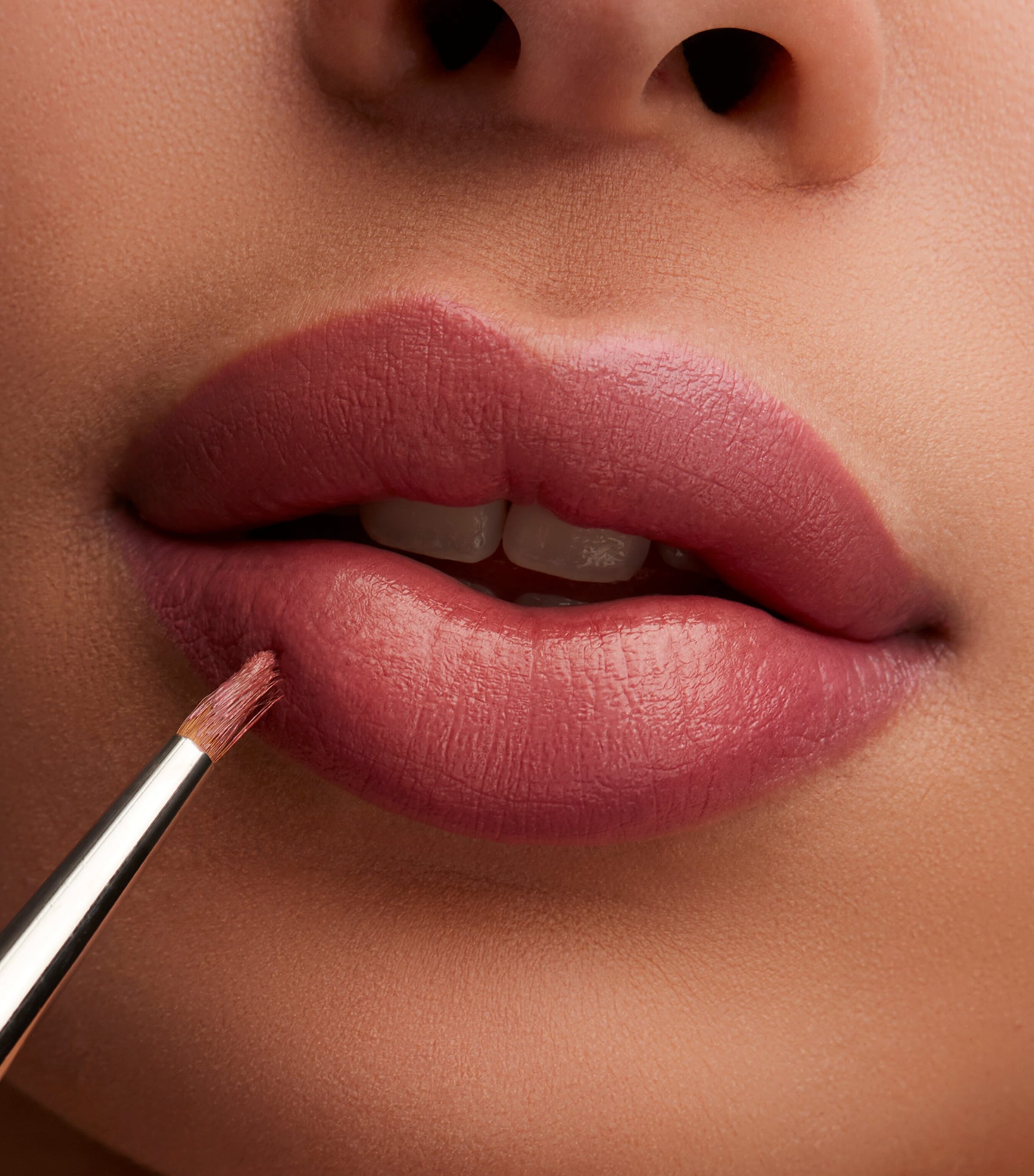 Lustreglass Sheer-Shine Lipstick SYRUP Image 6