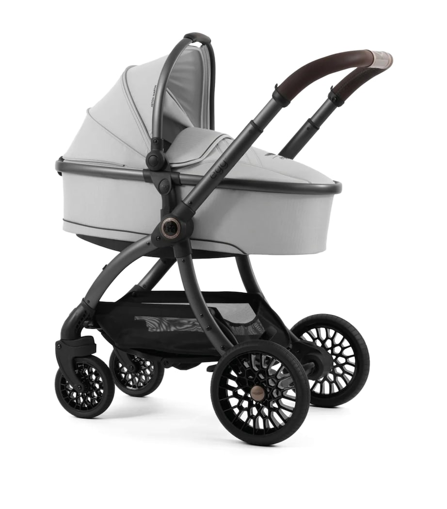 Egg x Aston Martin egg3 Snuggle Bundle Soft Grey Image 4