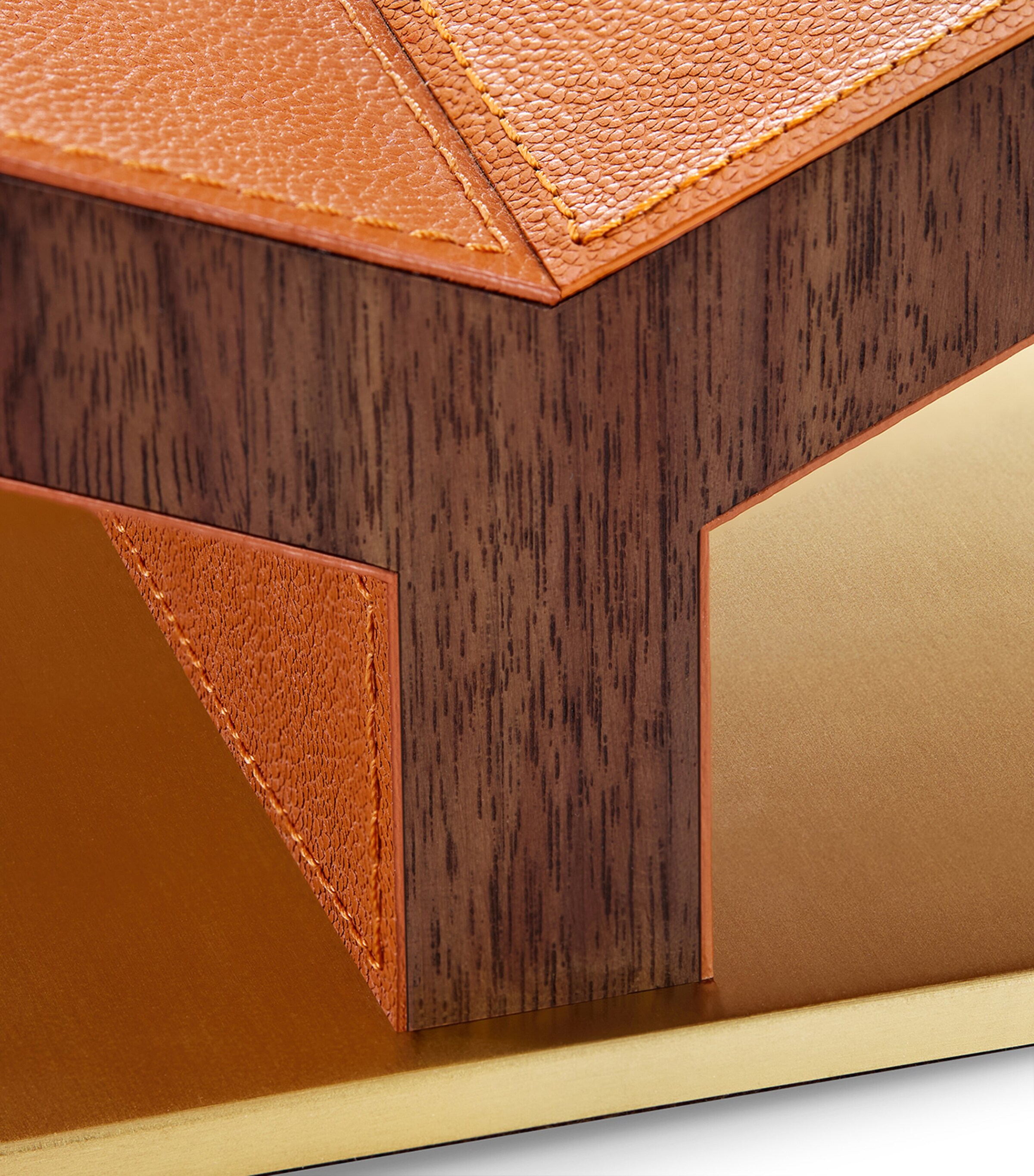 Walnut-Leather Classic Collector Bookstand CAMEL Image 4