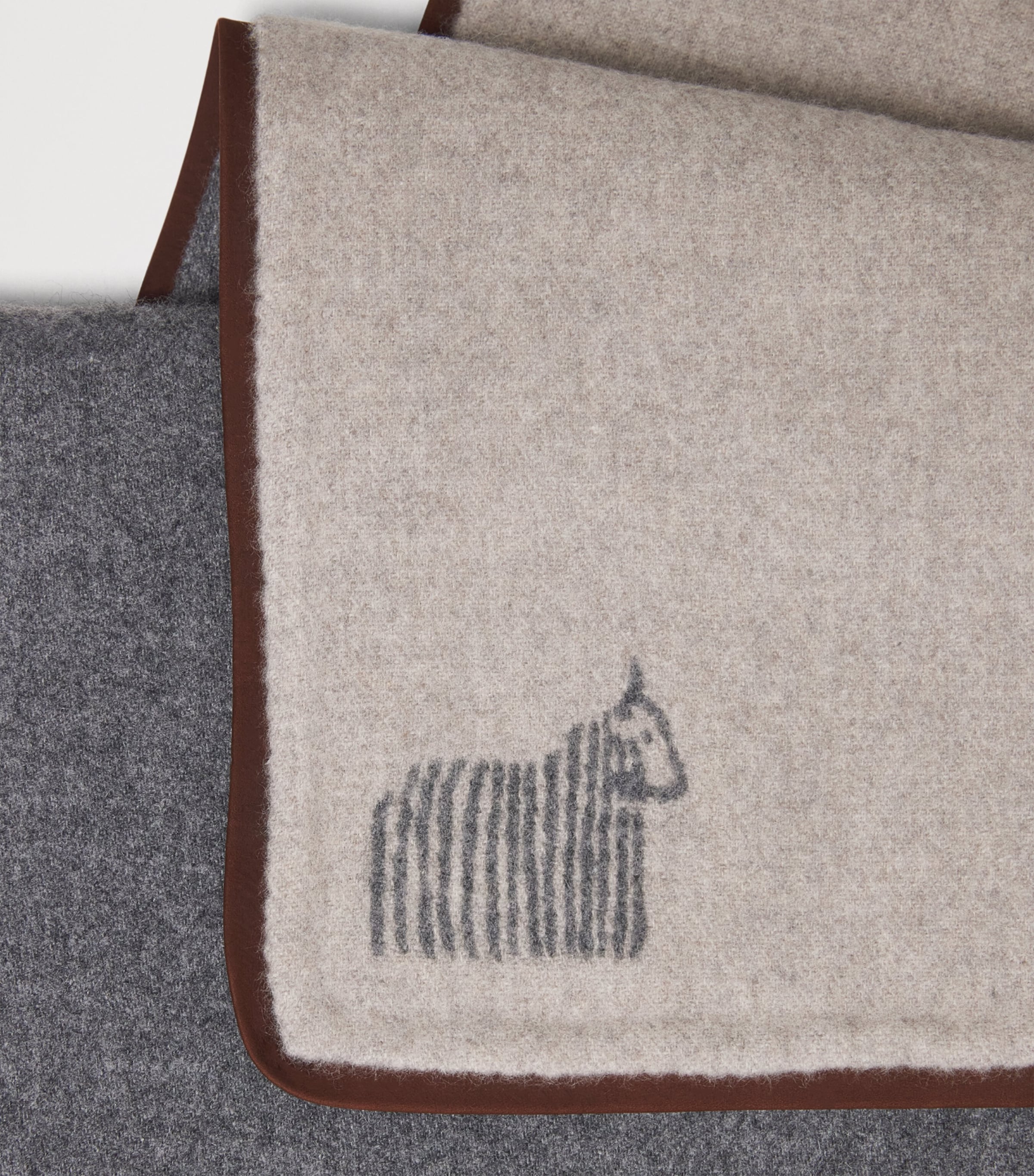 Colombo Cashmere Nubuck-Trim Scarf Greige Image 4