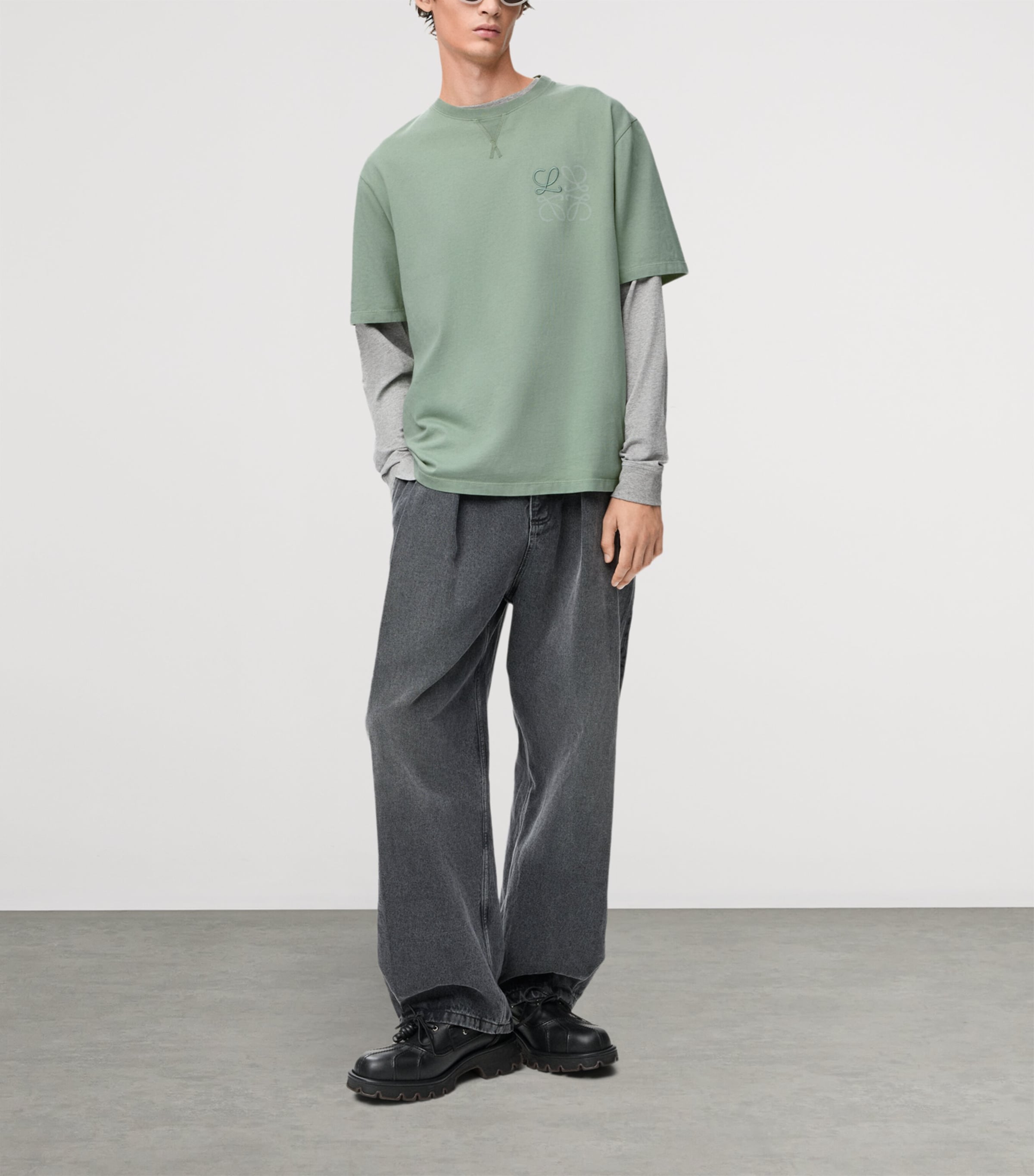 LOEWE Mens Cotton-Blend Anagram T-Shirt Sage Image 2