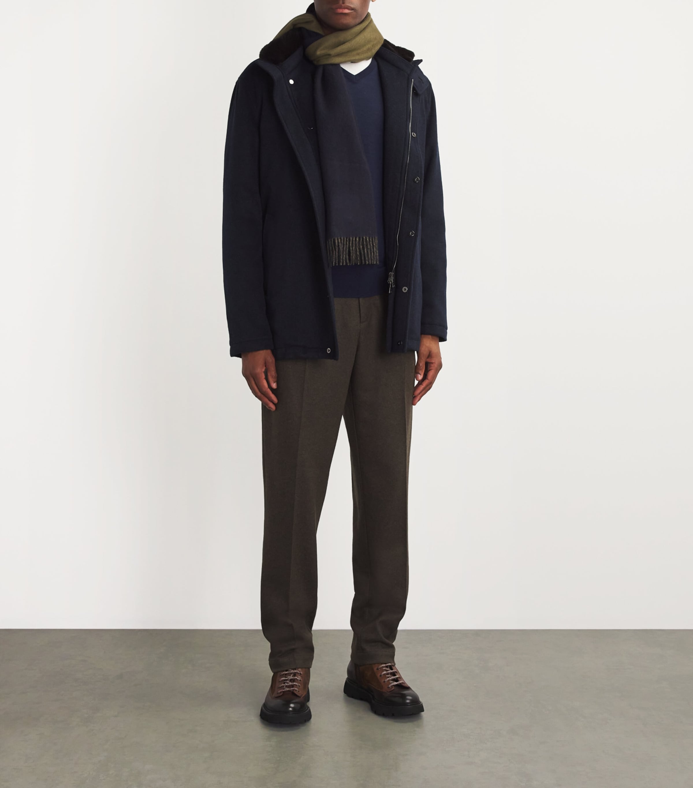 Superfine Cashmere V-Neck Sweater SD7600 DARK NAVY Image 2