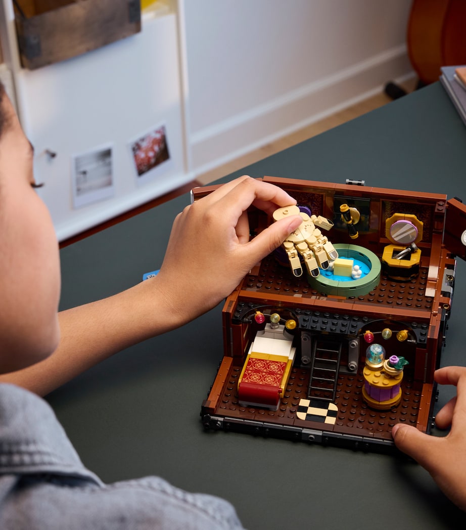 LEGO Wednesday Thing's Apartment Set 76785 MULTI Image 3