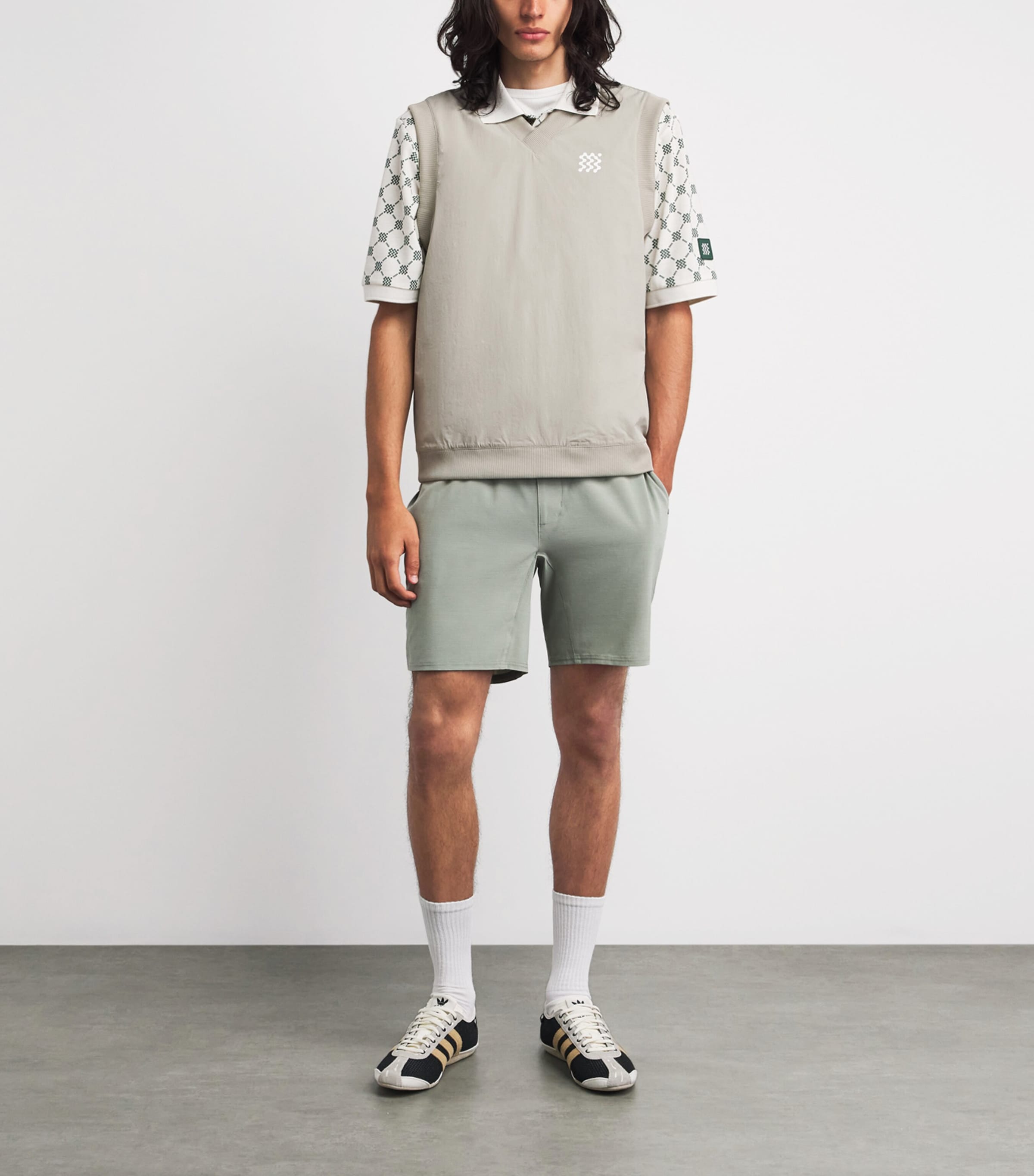 Manors Mens Reversible Logo Vest Dune Image 2