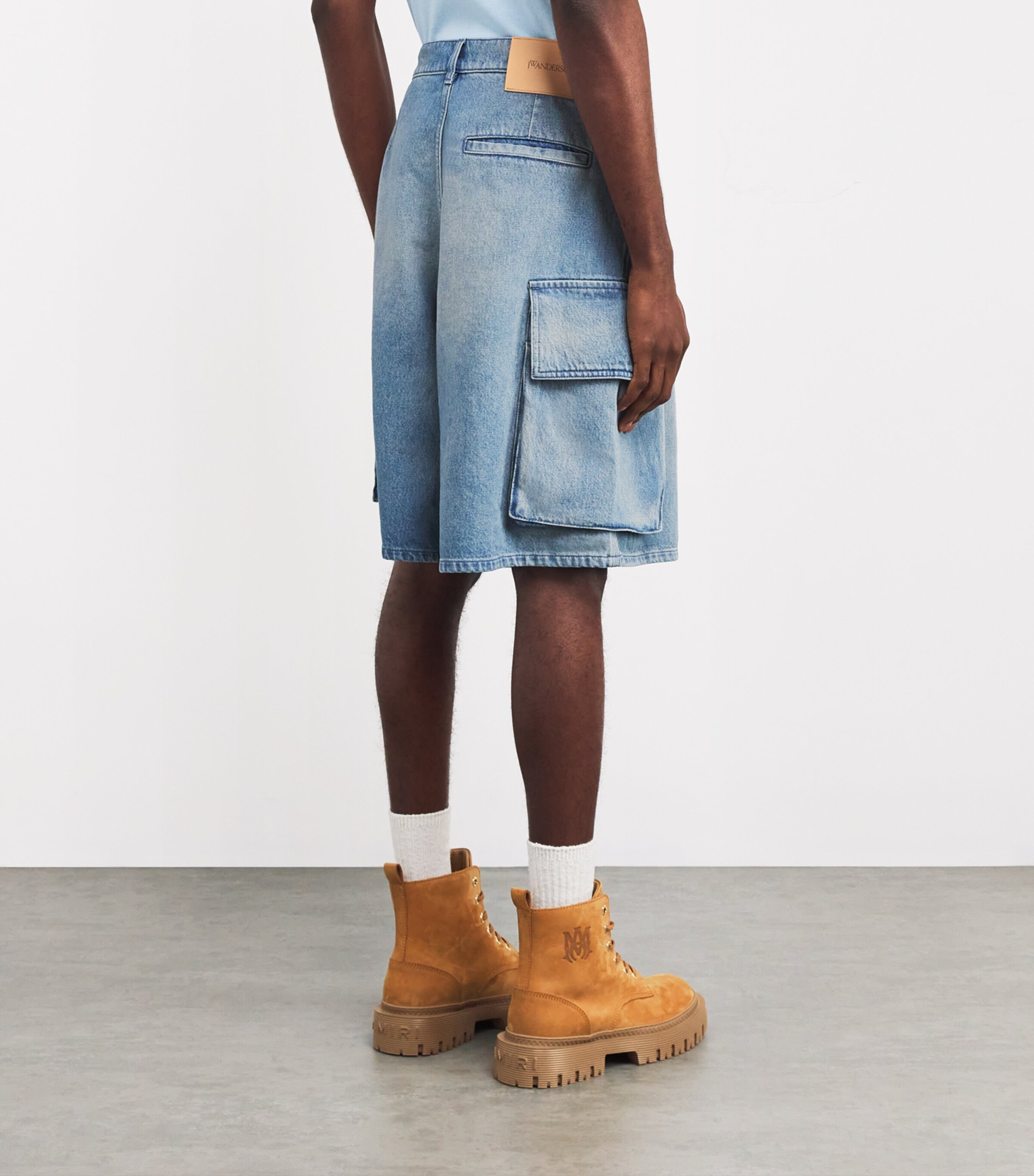 【送料&関税込】J.W. Anderson High Waist Cargo Shorts JW Anderson Sculptural Bermuda Shorts | Neiman Marcus
