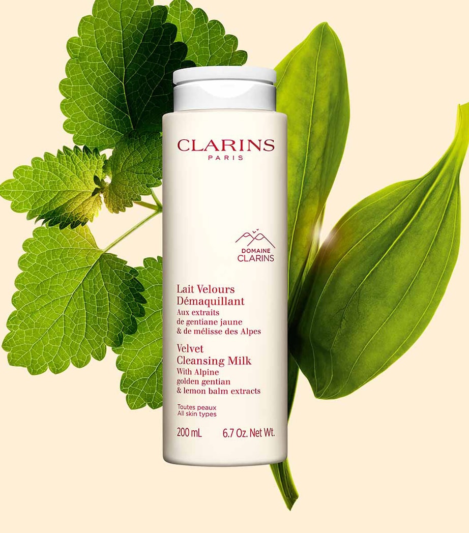 Clarins Velvet Cleansing Milk (200ml) Image 2