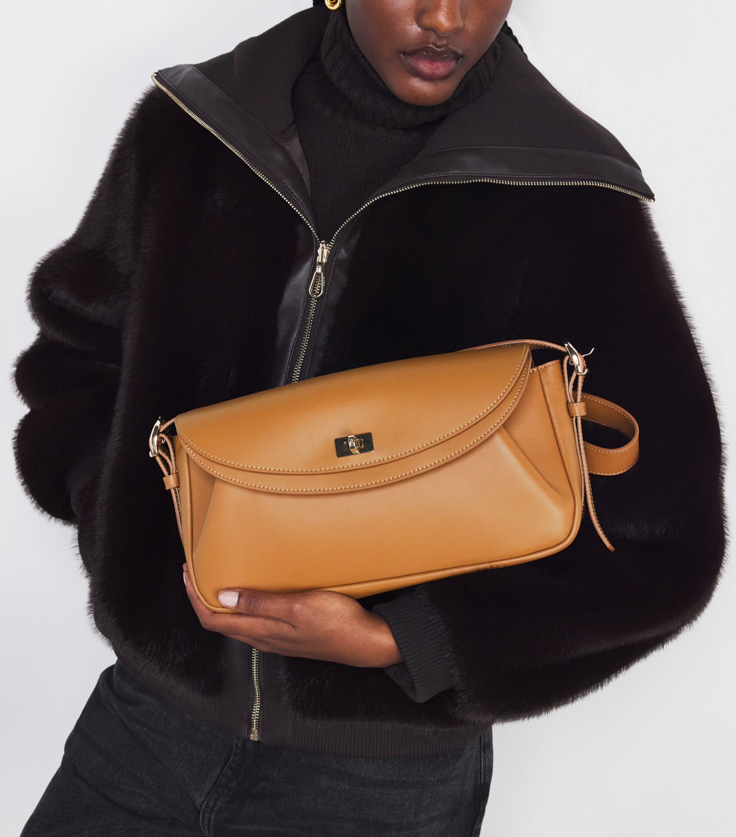 Leather Crossbody Bag CAMEL Image 5