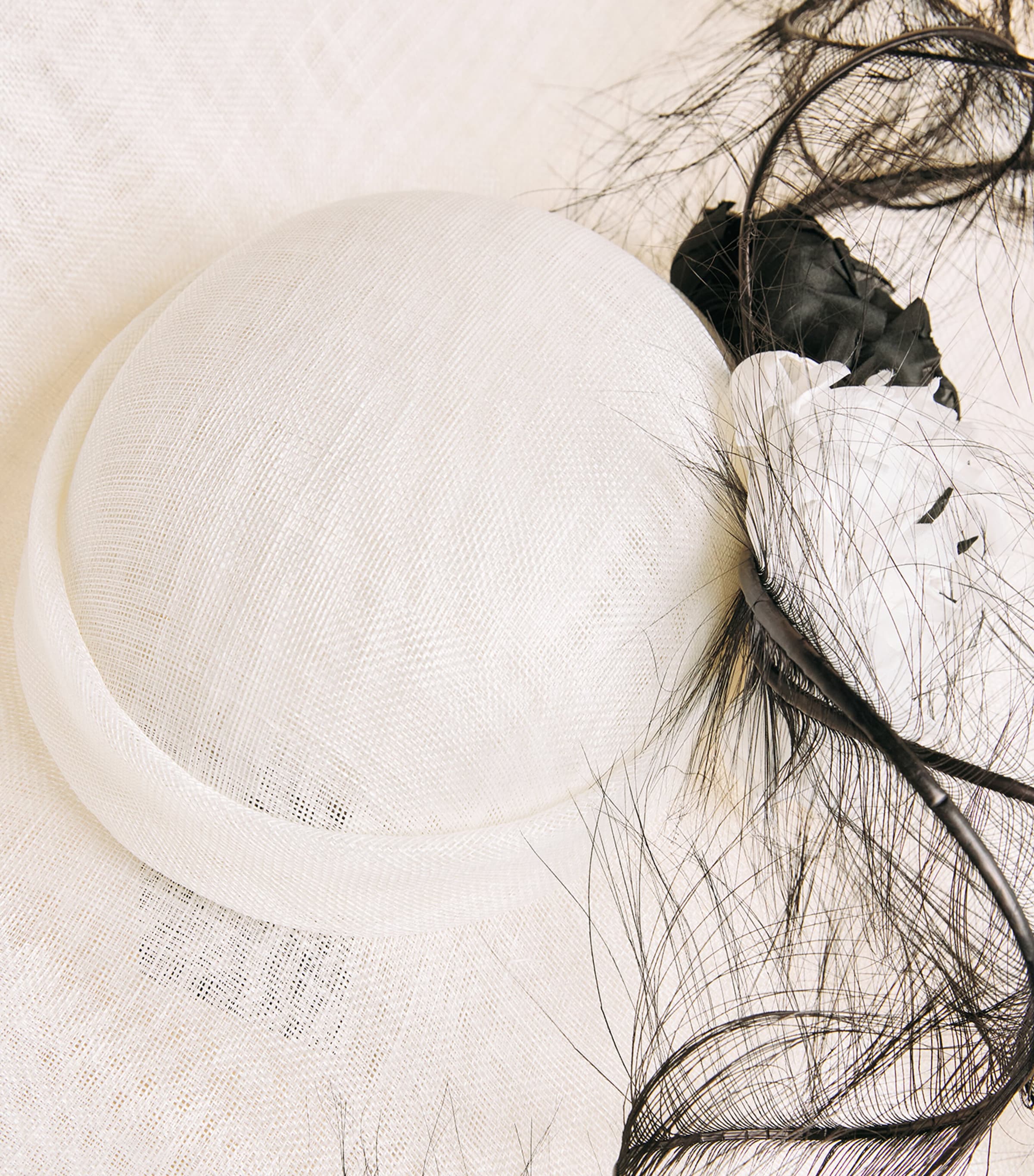 Rachel Trevor-Morgan Flower-Detail Wide-Brim Hat White/black Image 5