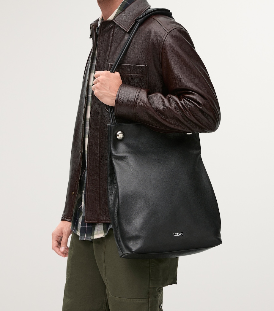 Leather Pebble Shoulder Bag BLACK Image 10