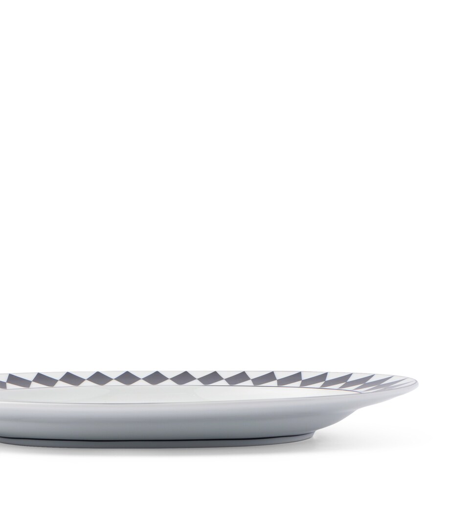 Chequerboard Serving Plate (28cm) F0E5W Image 2