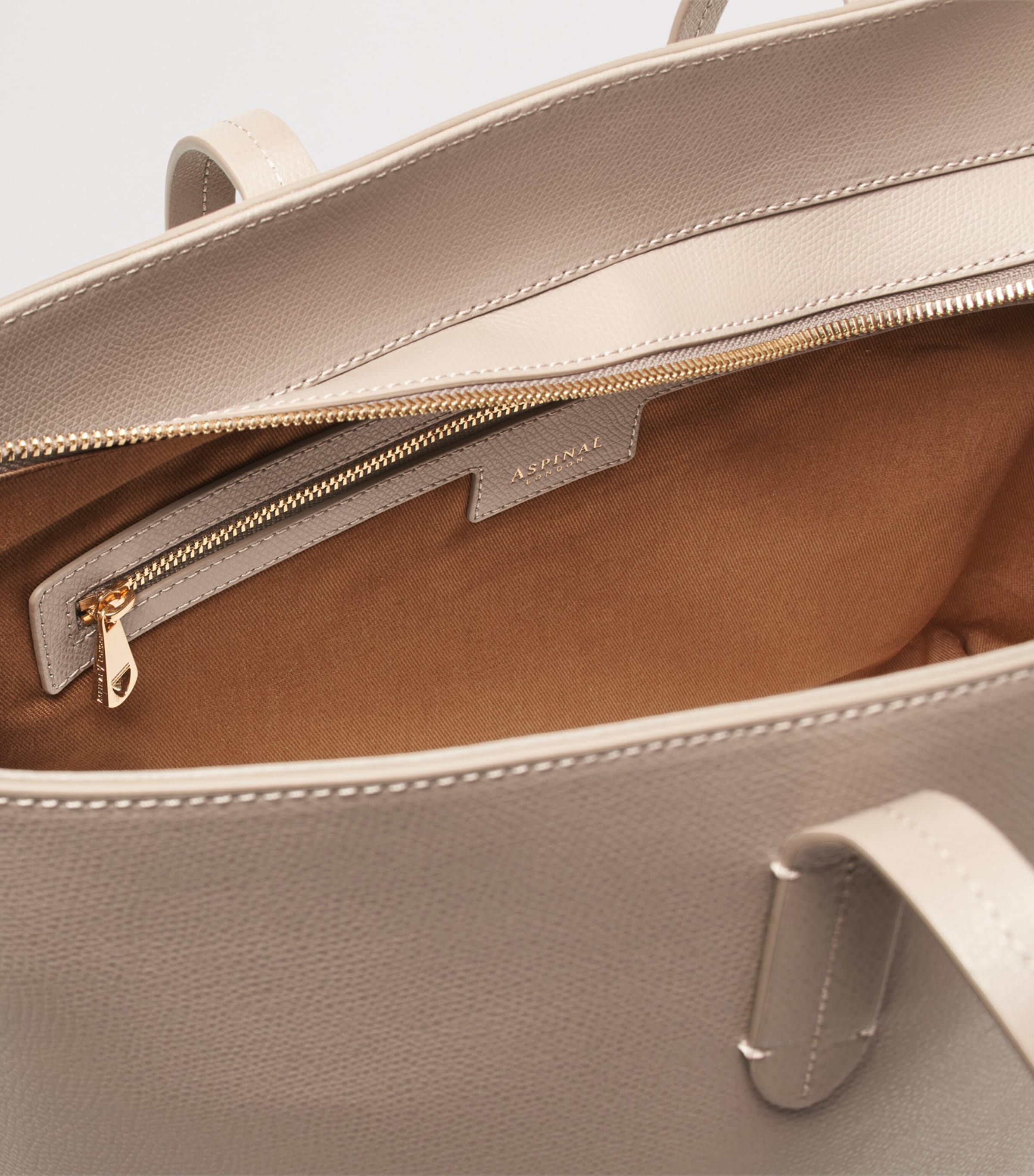 Leather East West Tote Bag TAUPE Image 7