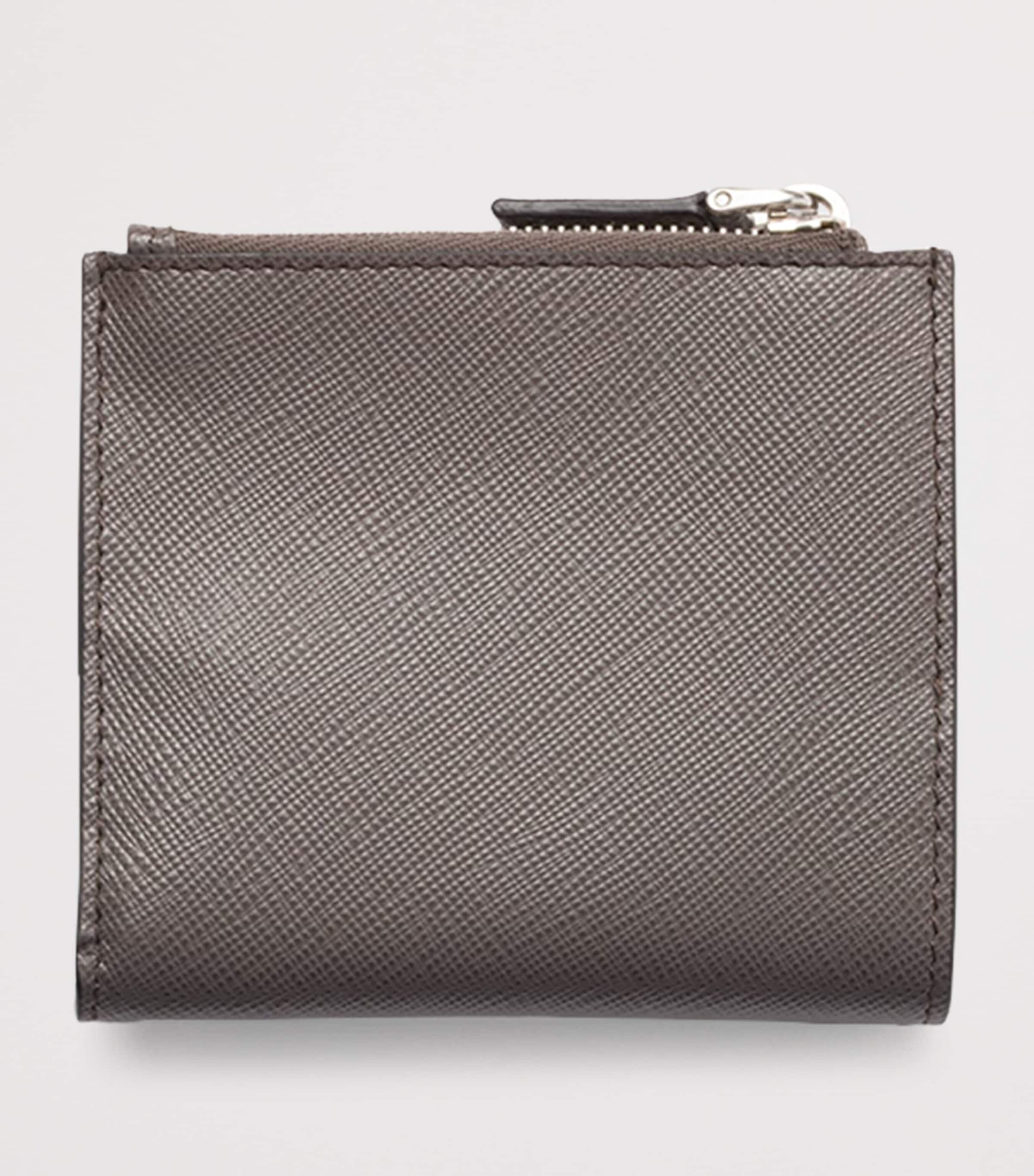 Saffiano Leather Triangle Wallet F0170 Image 3