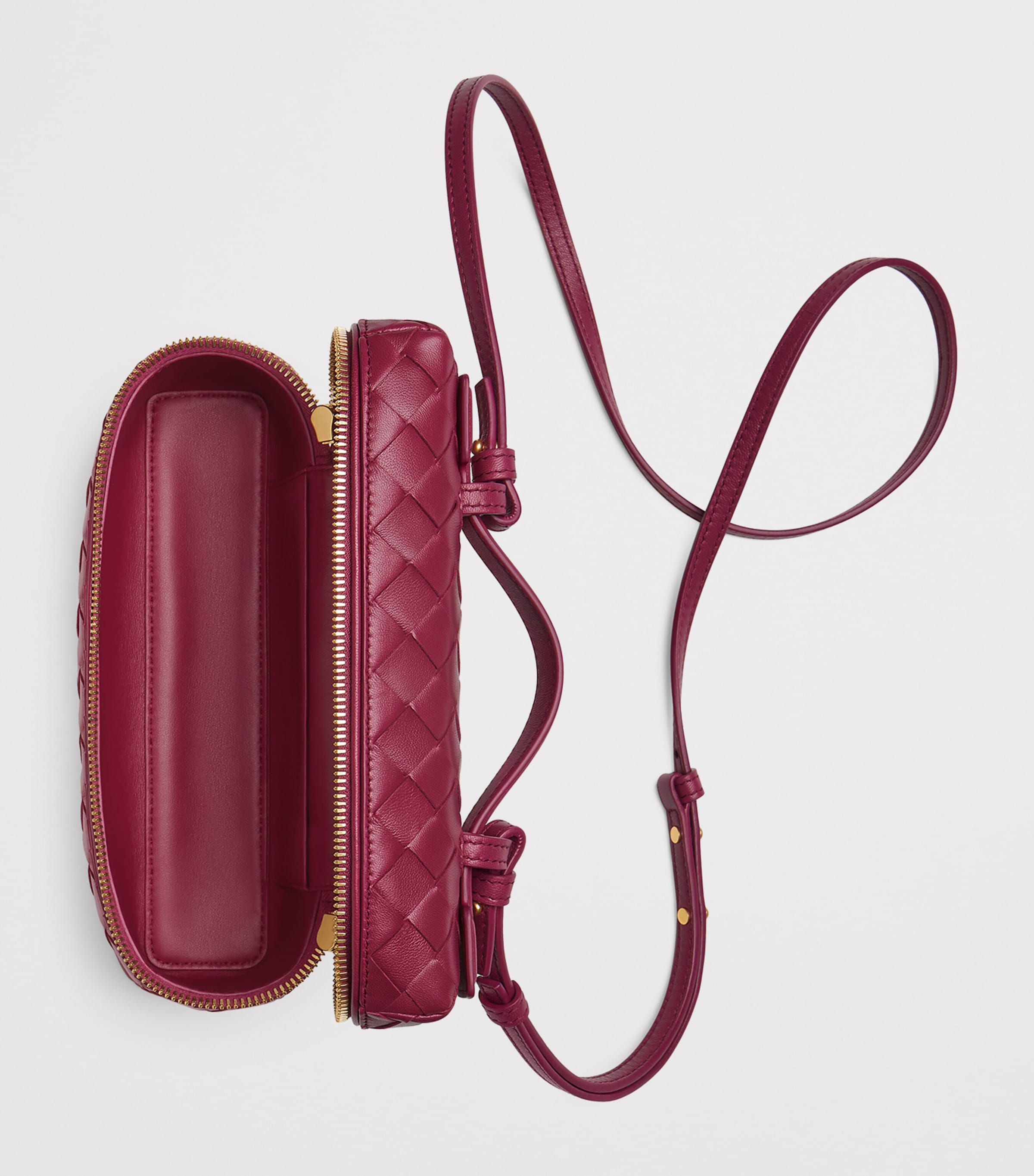 【上質なレザー】 BOTTEGA VENETA Bang Bang ショルダーバッグ Bottega Veneta Leather Bang Bang Cross-Body Bag | Harrods US