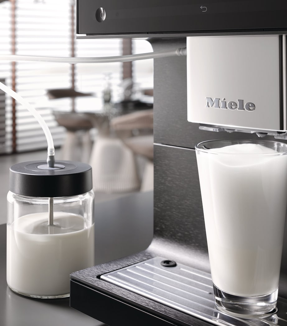 CM7750 CoffeeSelect Coffee Machine OBSIDIAN BLACK Image 3