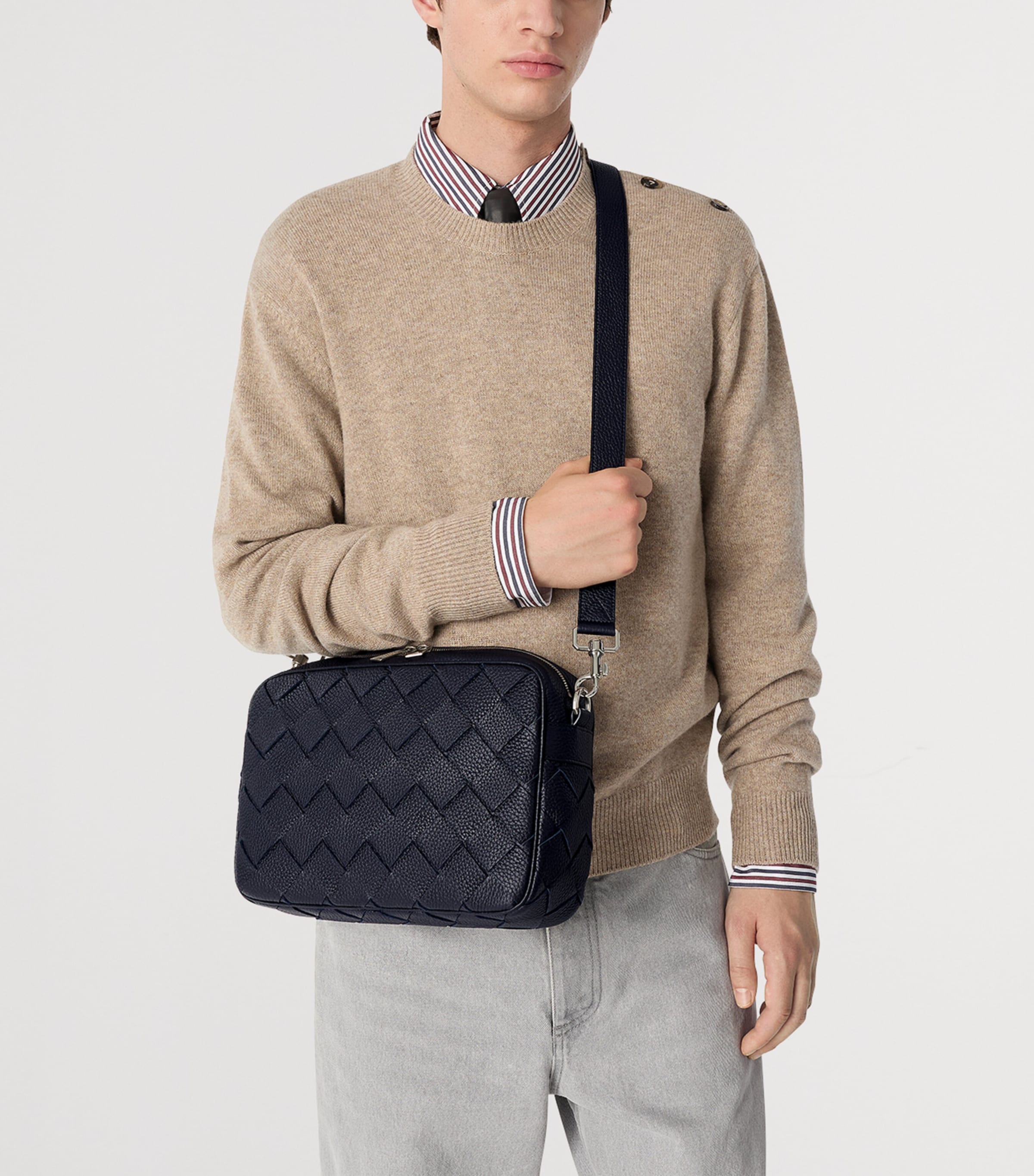 Leather Intrecciato Camera Bag 4182 Image 4