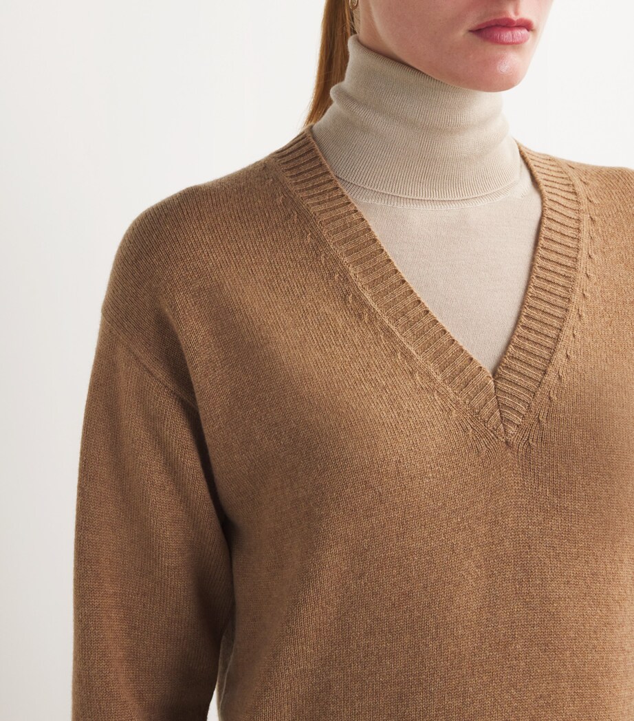 Cashmere V-Neck Sweater LLAMA Image 6