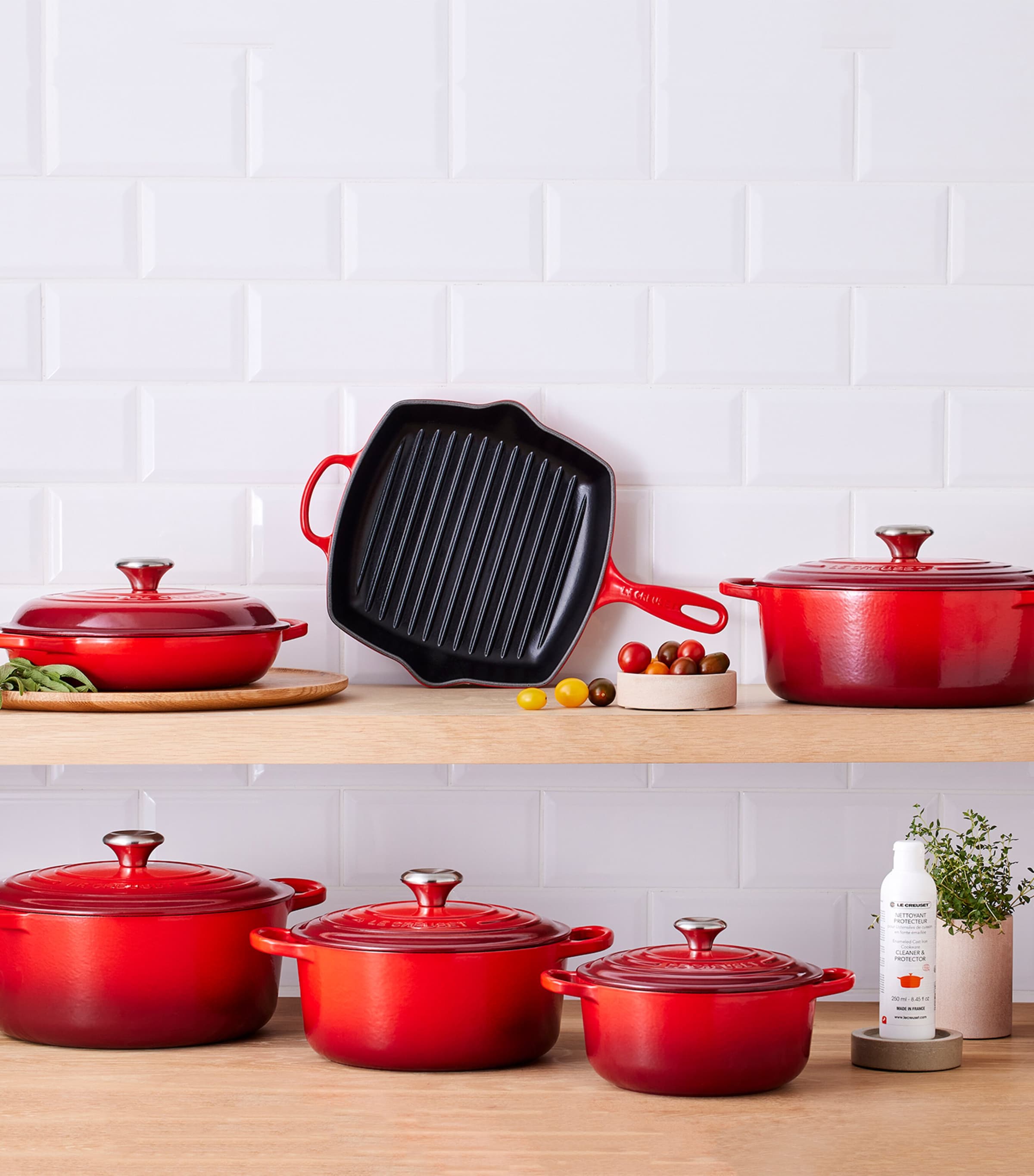 Cast Iron Oval Casserole Dish (35cm) NO COLOUR Image 6