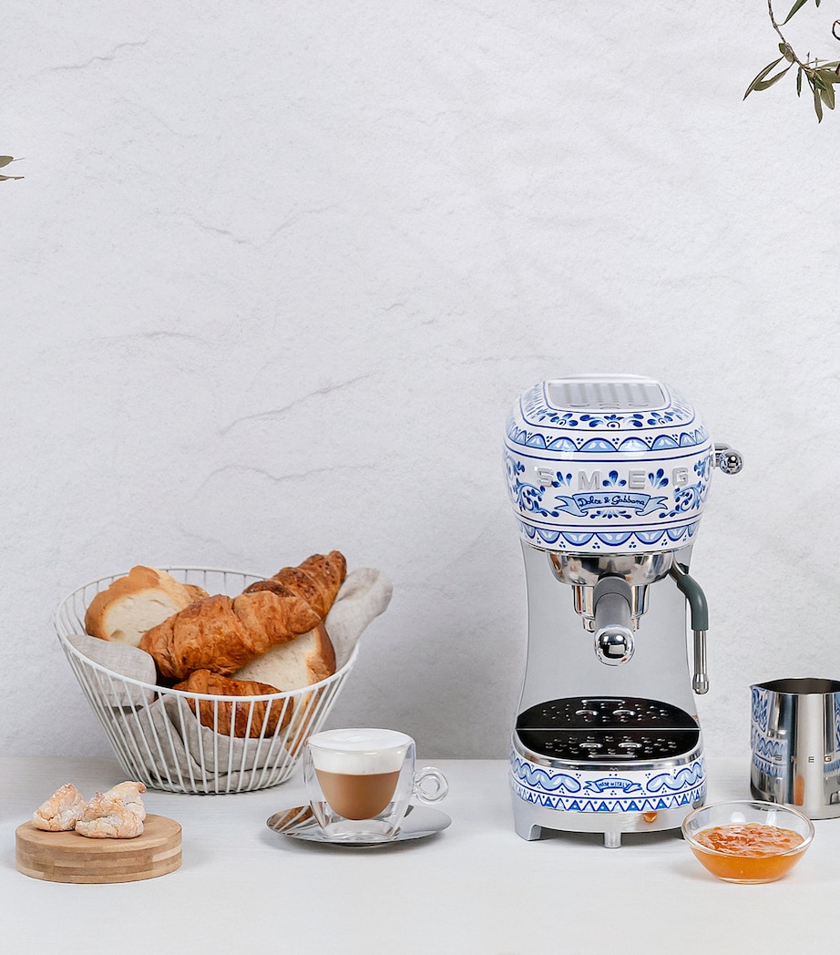 x Dolce & Gabbana Blu Mediterraneo Espresso Machine WHITE & BLUE Image 2