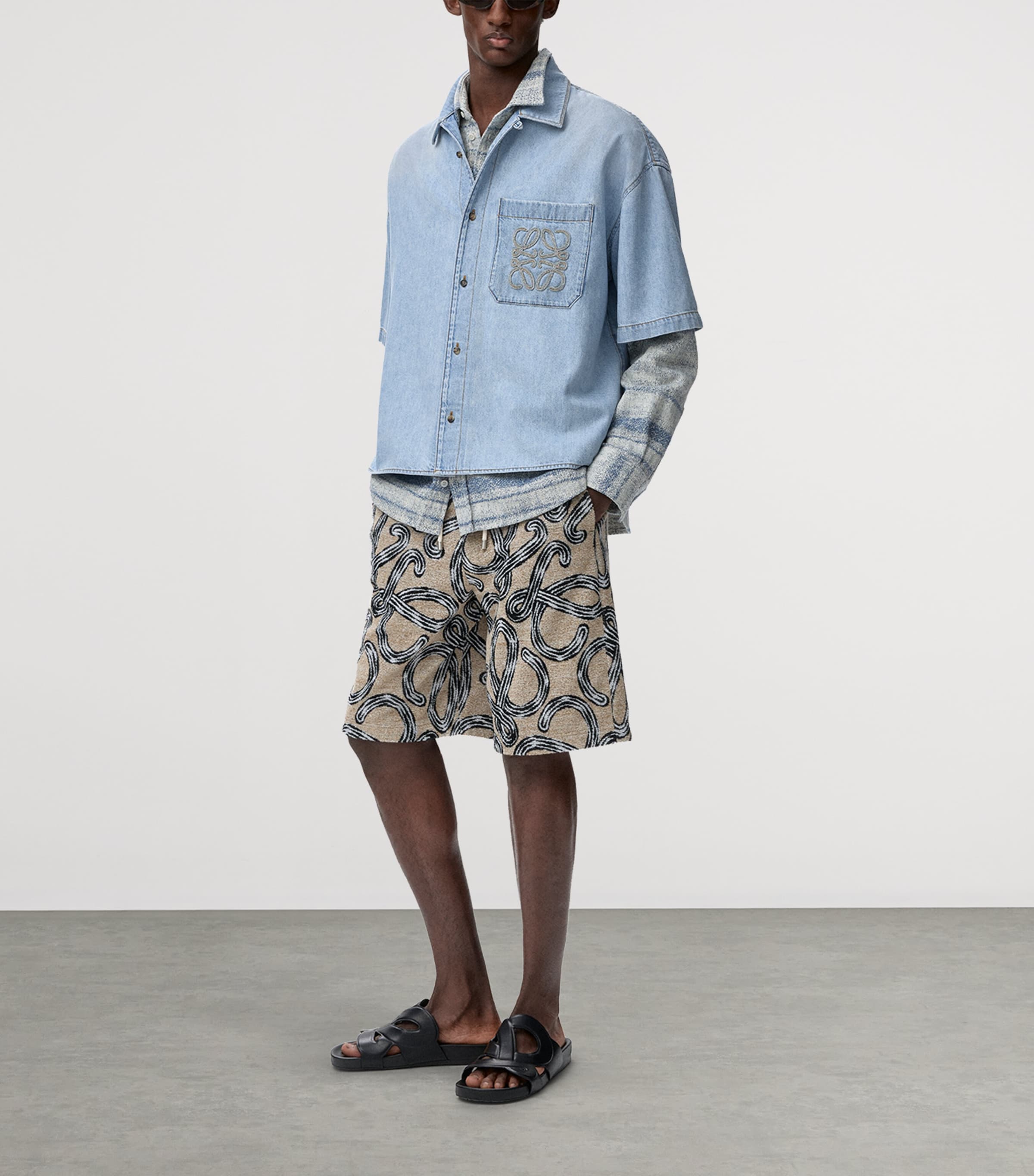LOEWE Mens x Paula's Ibiza Denim Anagram Short-Sleeve Shirt Washed Blue Image 2