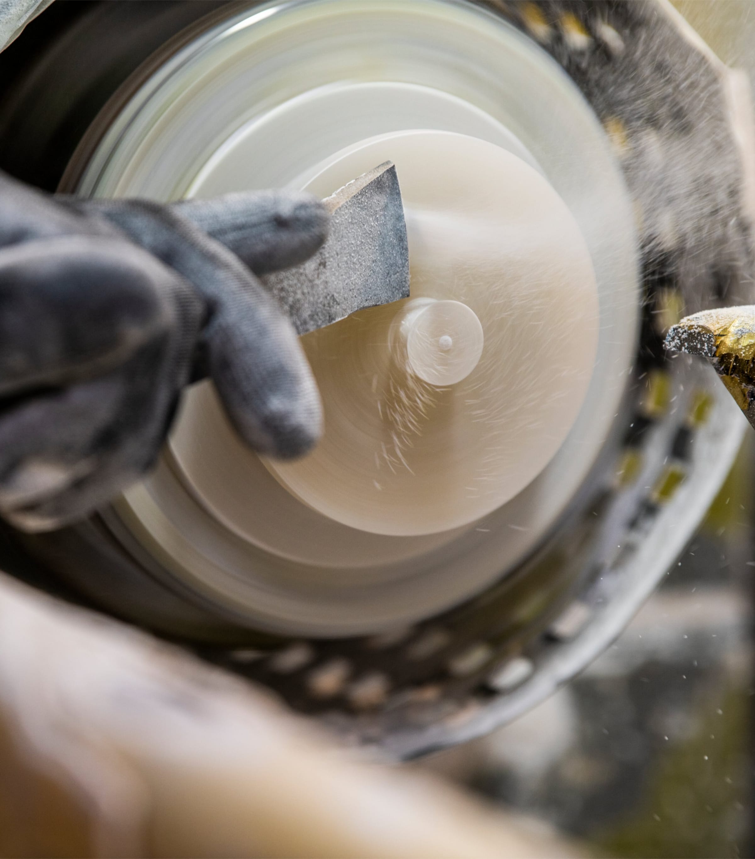 Alabaster Ernesto Candle (270g) WHITE Image 4