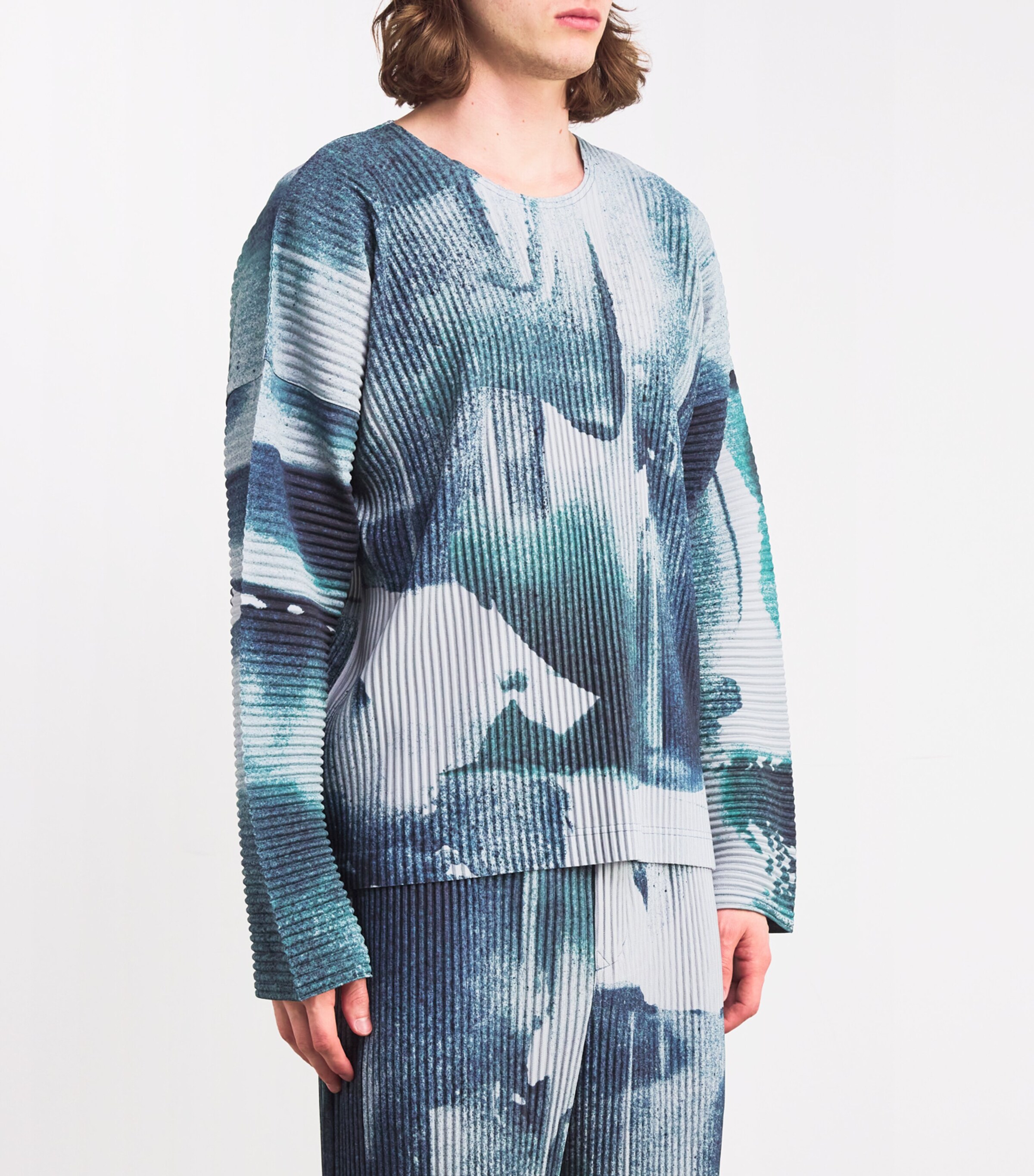 Homme Plissé Issey Miyake Mens Landscape Print Pleated T-Shirt Gray Image 3