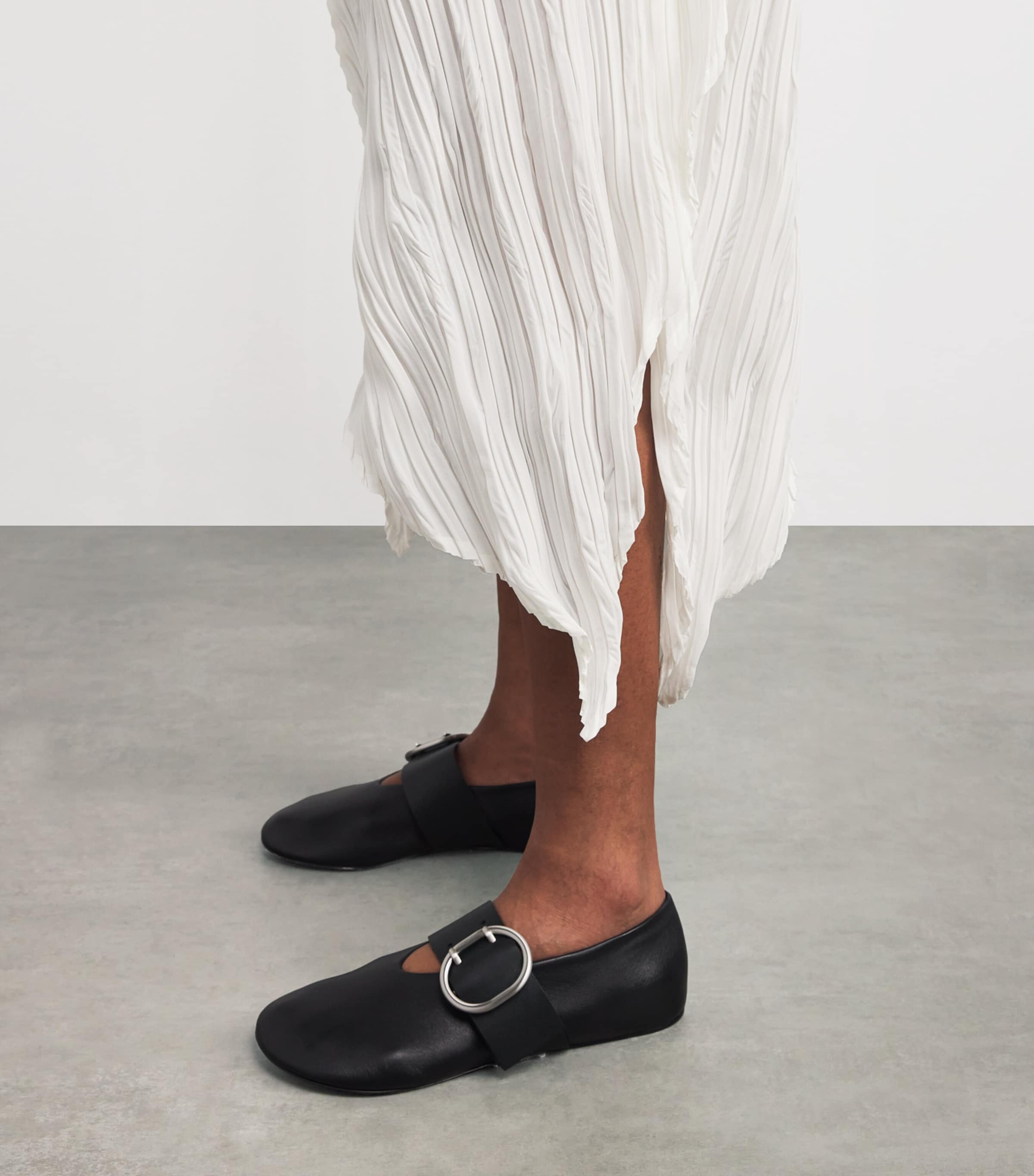 Wrinkled and Twisted Midi Dress 05 Image 4