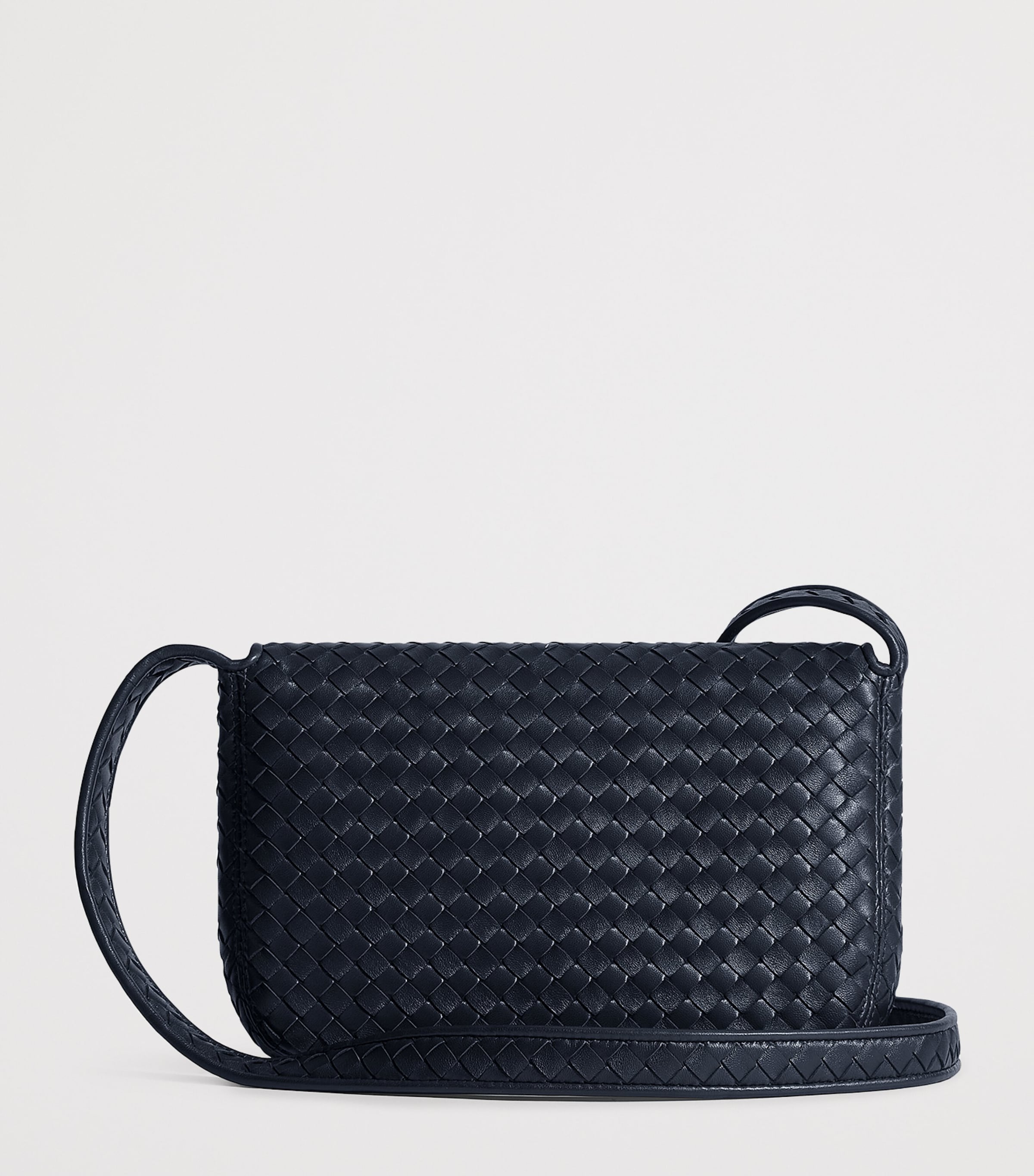Bottega Veneta Leather Veneto Messenger Bag Image 4