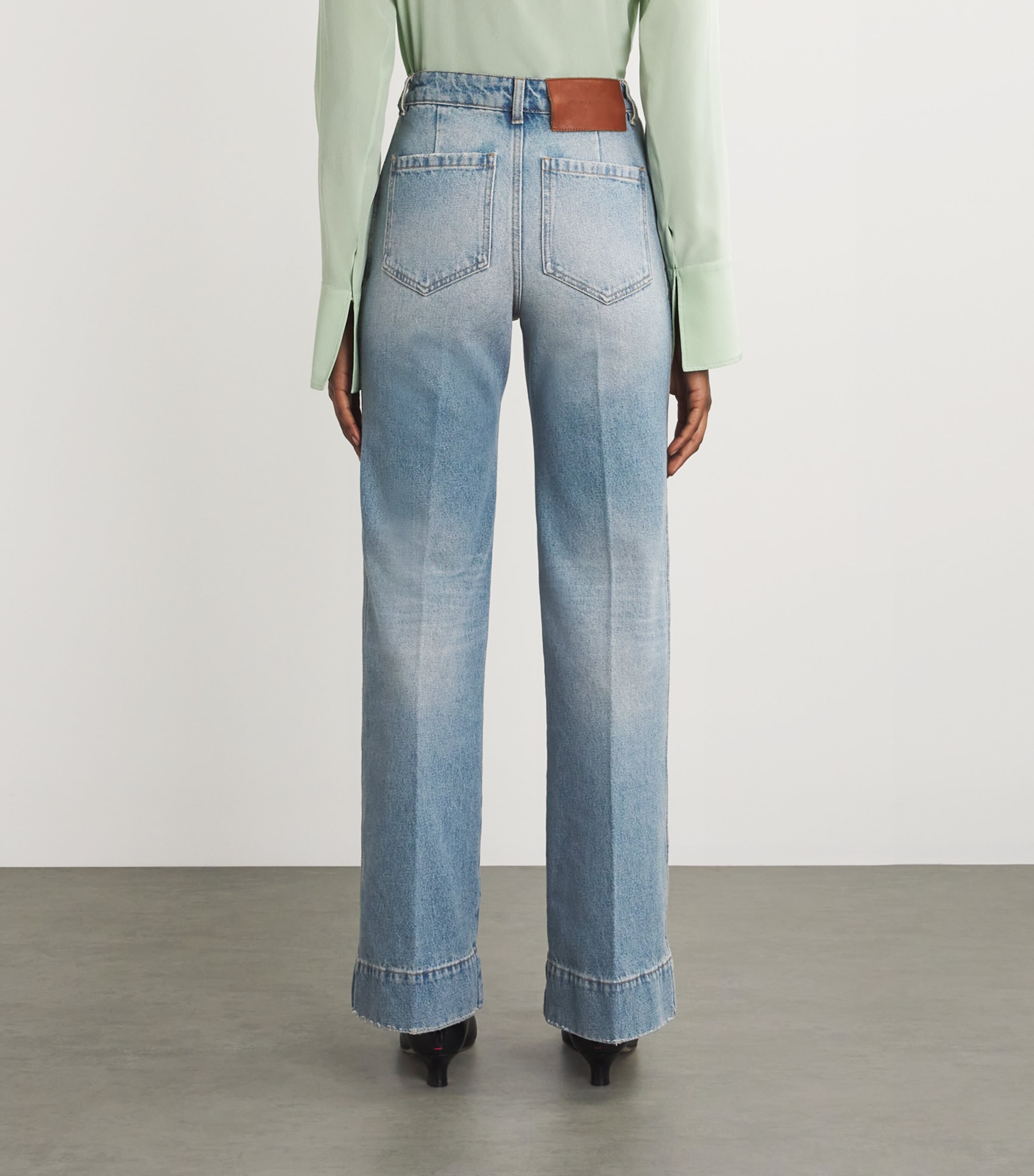 Tapered Alina Straight Jeans PALE BLUE WASH Image 4