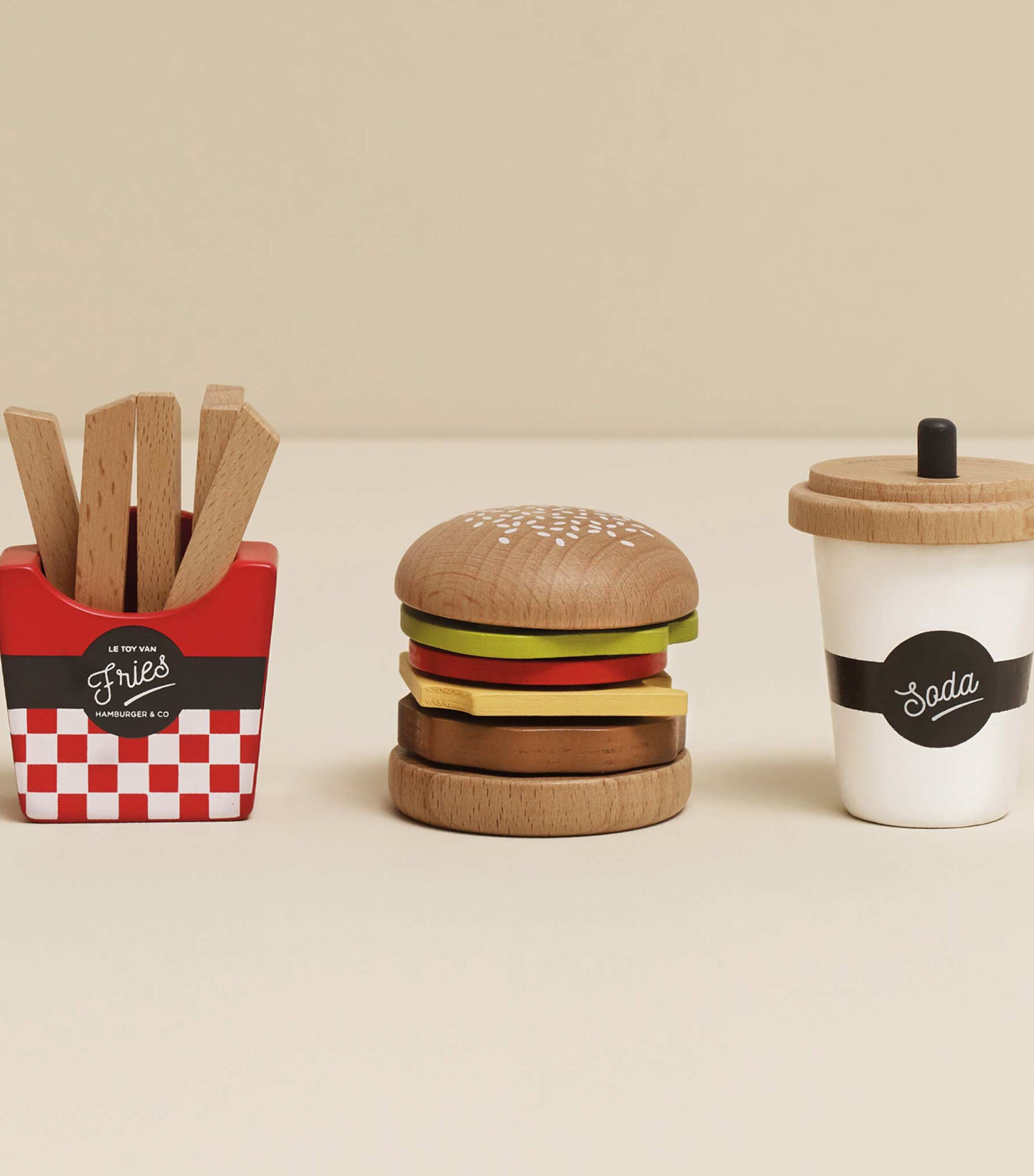 Le Toy Van Wooden Gourmet Hamburger Set Image 5