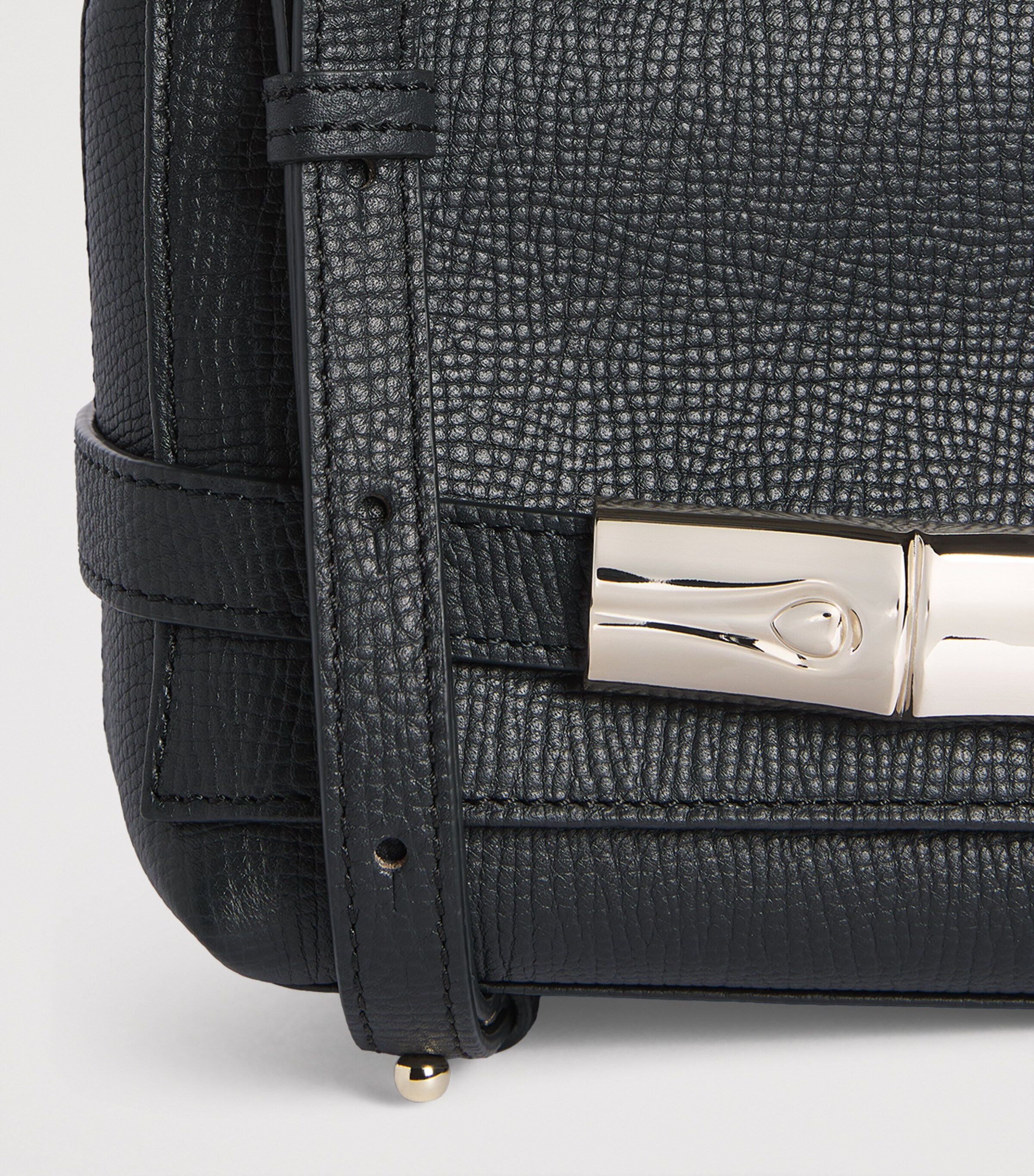 Longchamp Leather Le Smart Cross-Body Bag Noir Image 5