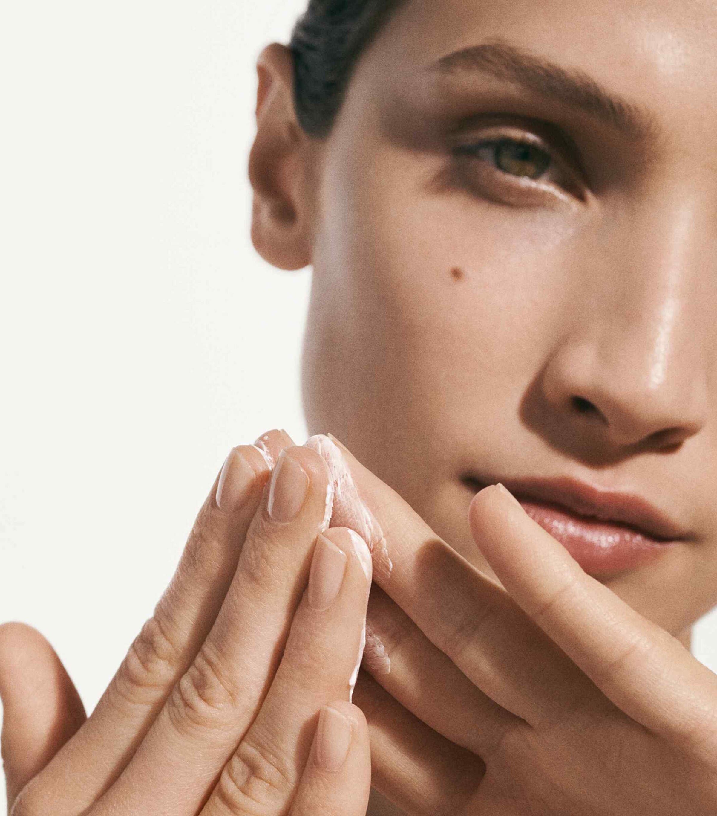 La Mer The Lux Essentials Skincare Gift Set Image 7