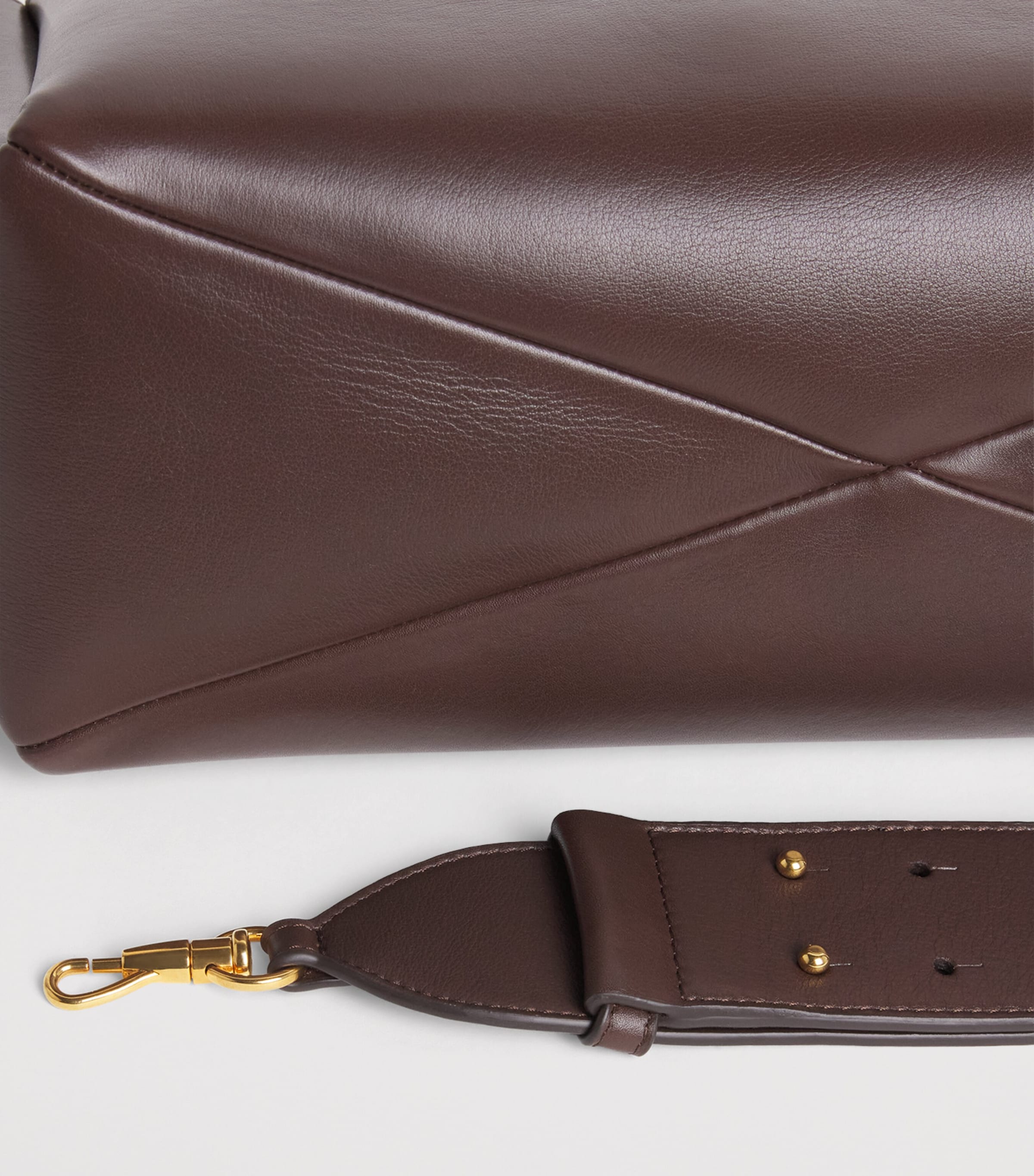 AMI Paris Medium Leather Carrousel Shoulder Bag Chocolat Image 6