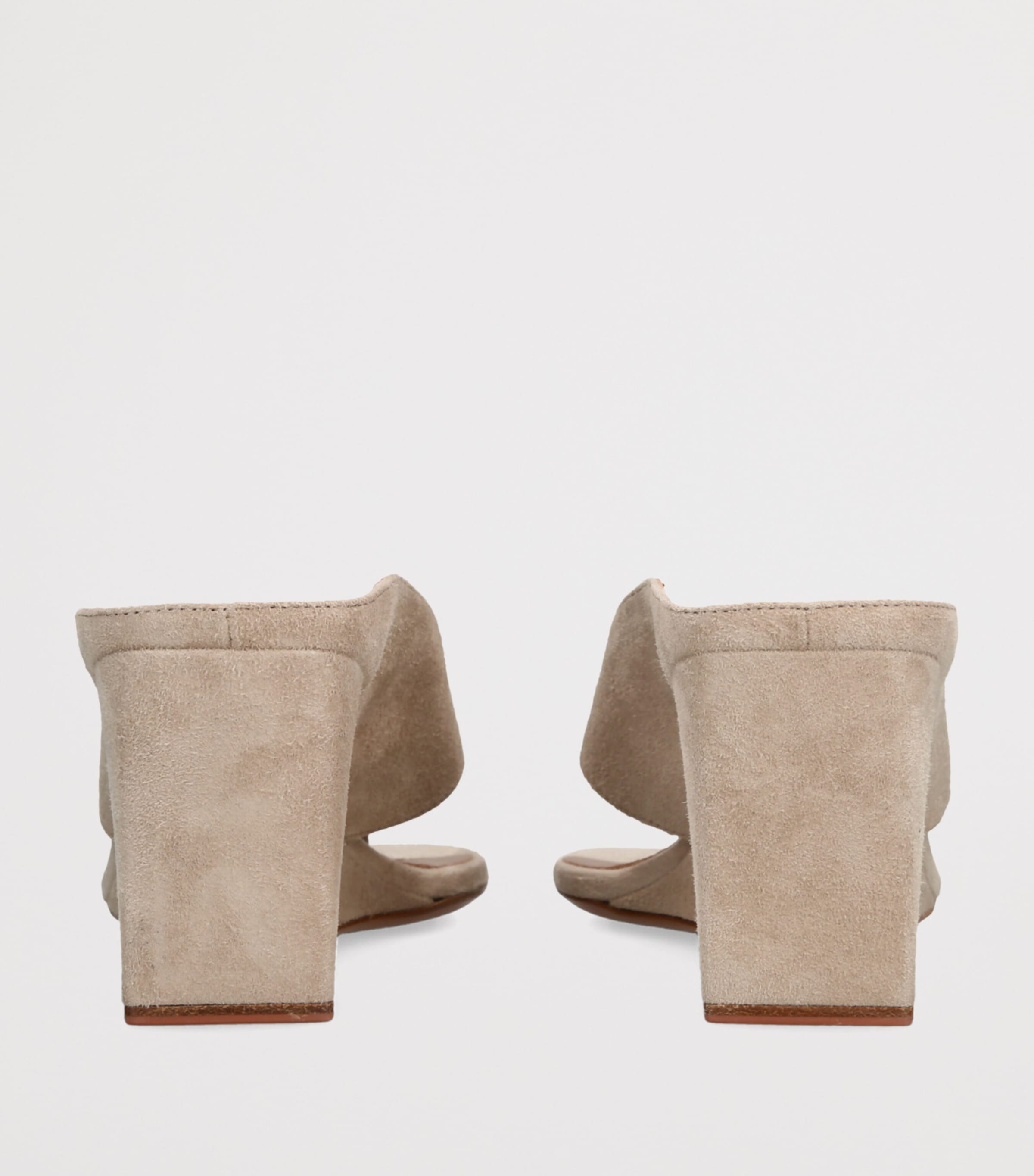 【ALAIA】CUBE スエードゴートスキン ウェッジミュール Alaïa Suede Cube Wedge Sandals 75 | Harrods US