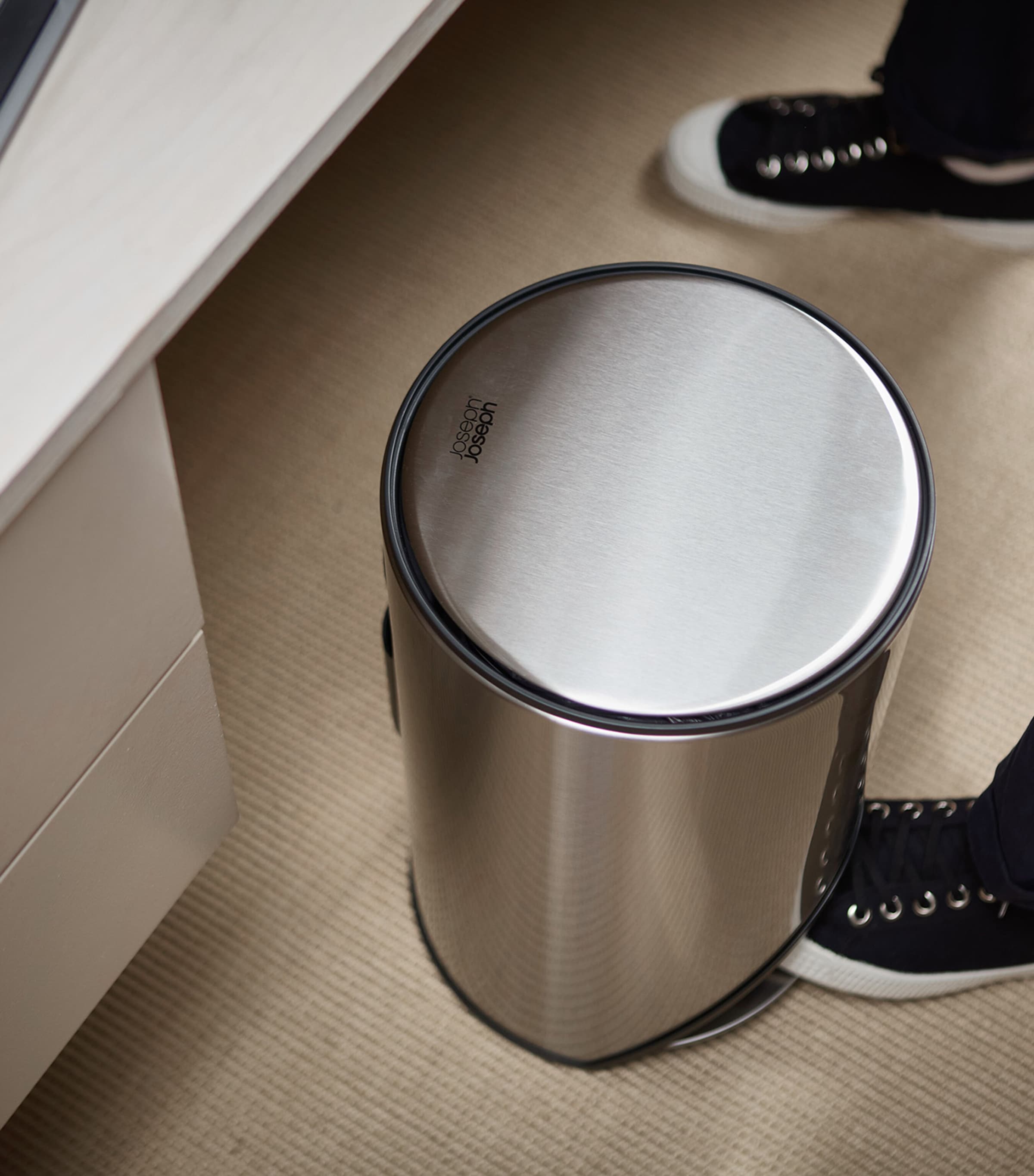 Small Easy-Push Arc Pedal Bin (10L) STAINLESS STEEL Image 4