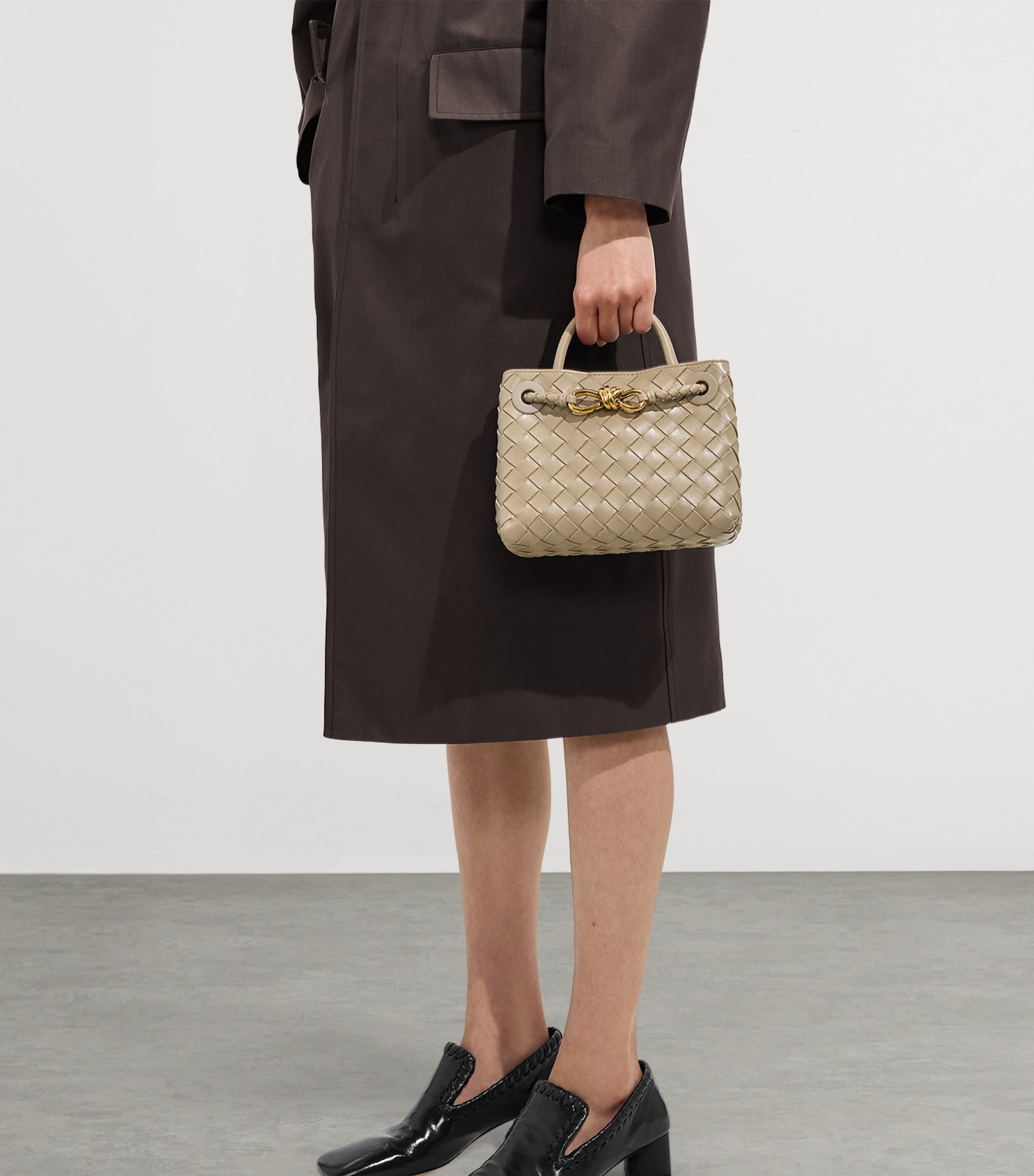 Bottega Veneta Womens Mini Leather Andiamo Top-Handle Bag Image 3
